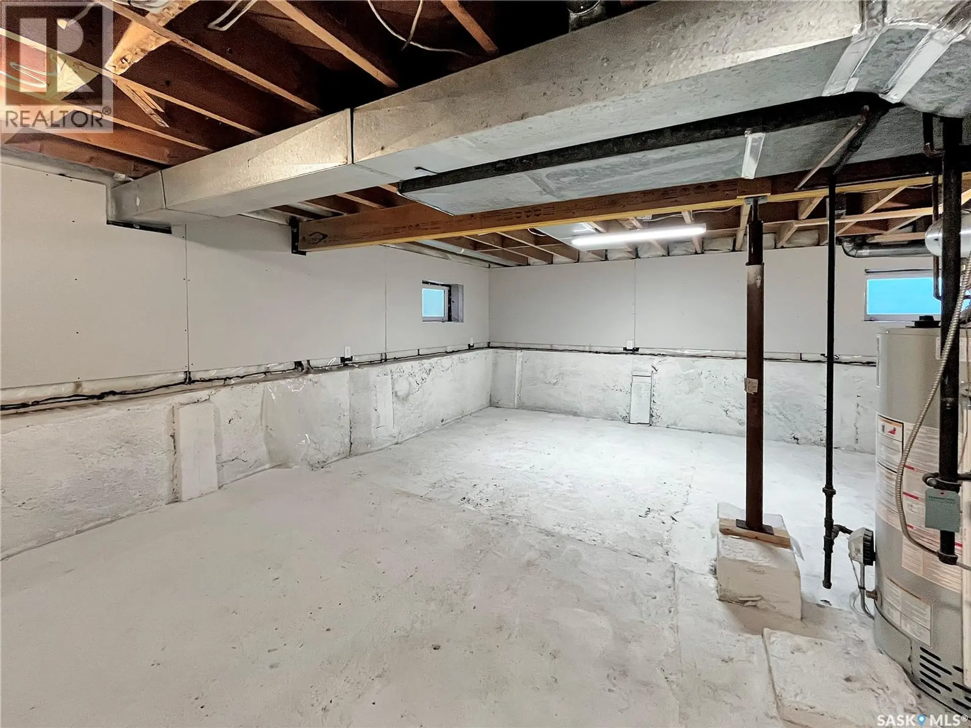 755 4TH STREET E - Image 13