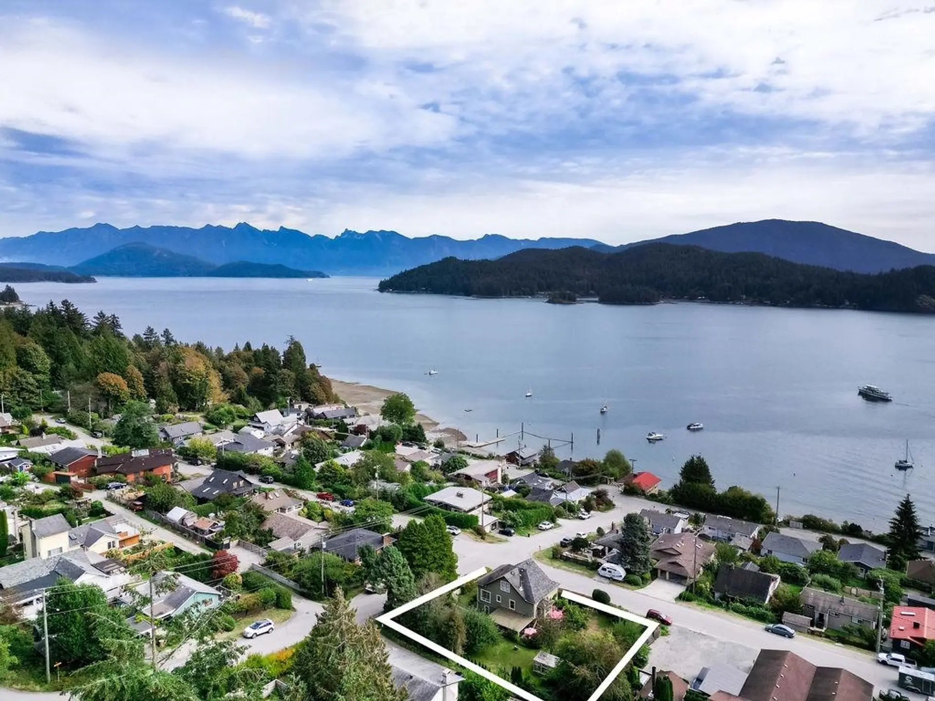 Property at 589 Seaview Road, Gibsons, BC