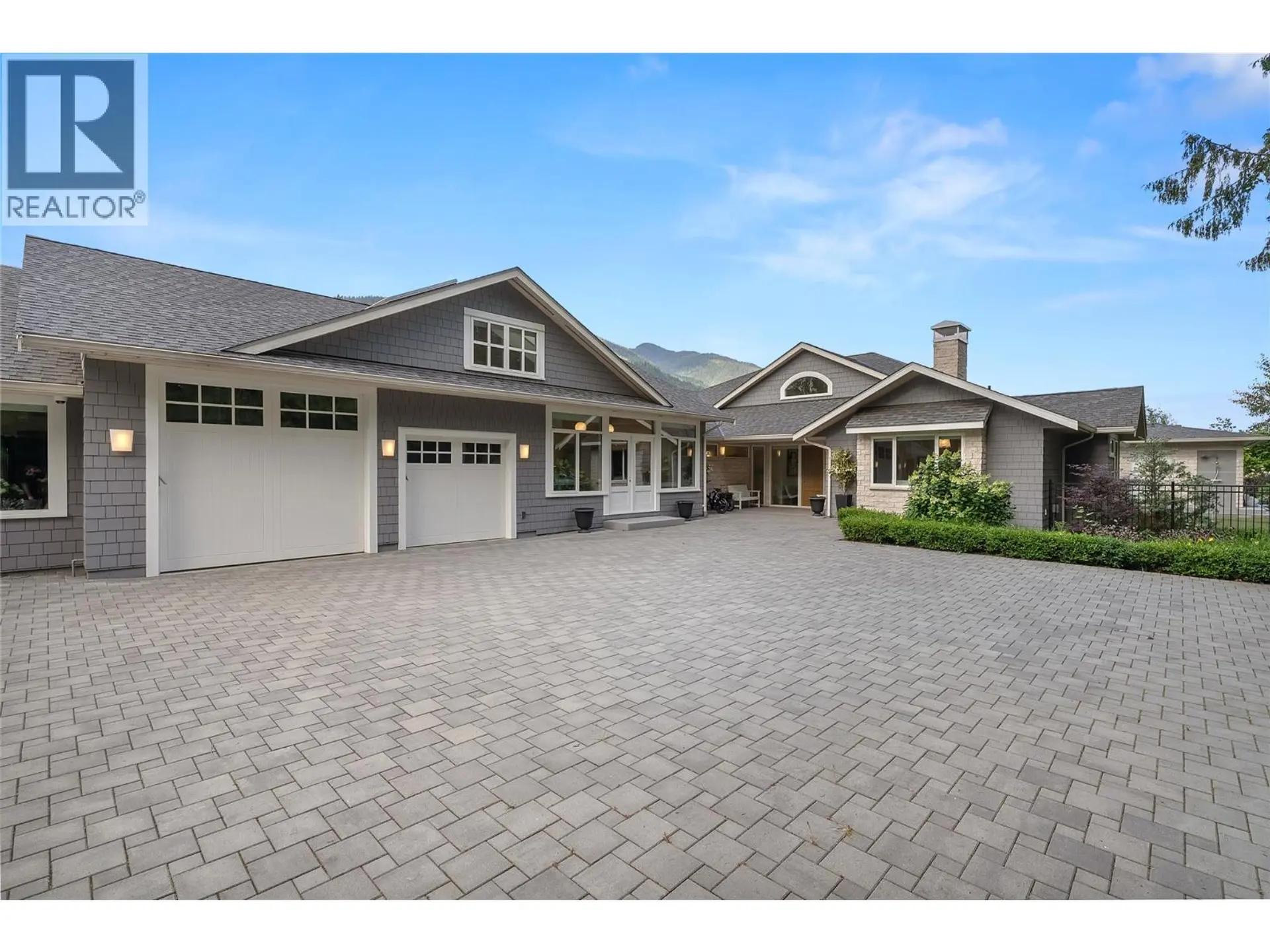 Property at 2506 Welch Place, Magna Bay, BC