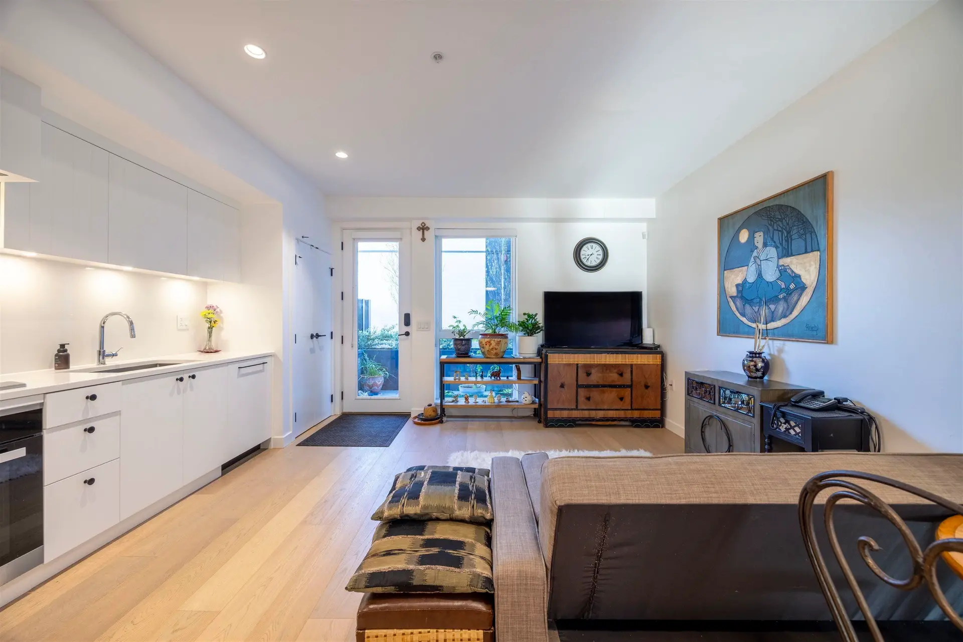 #24 94 W King Edward Avenue - Image 3