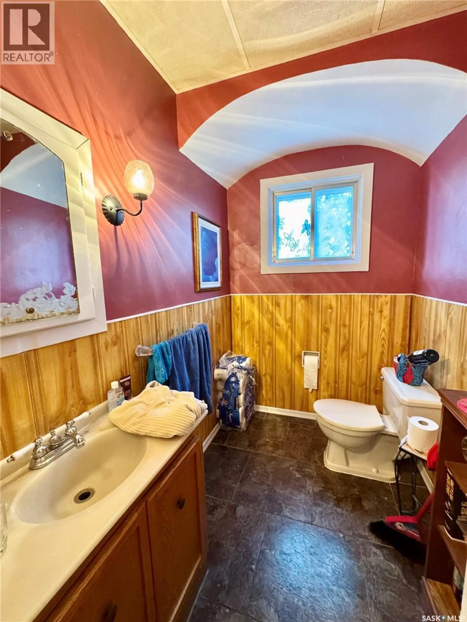 119 22ND STREET E - Image 10