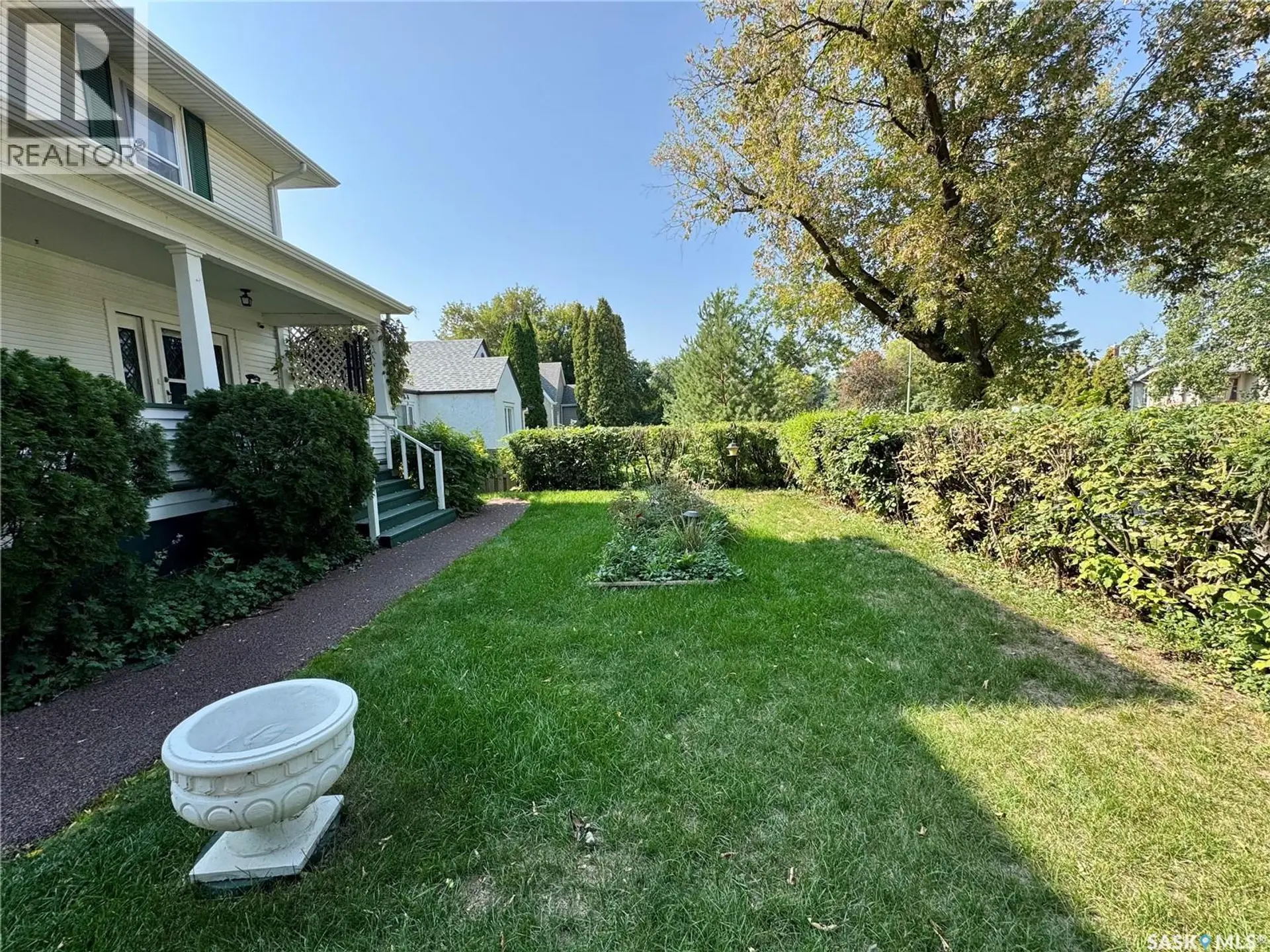 119 22ND STREET E - Image 19
