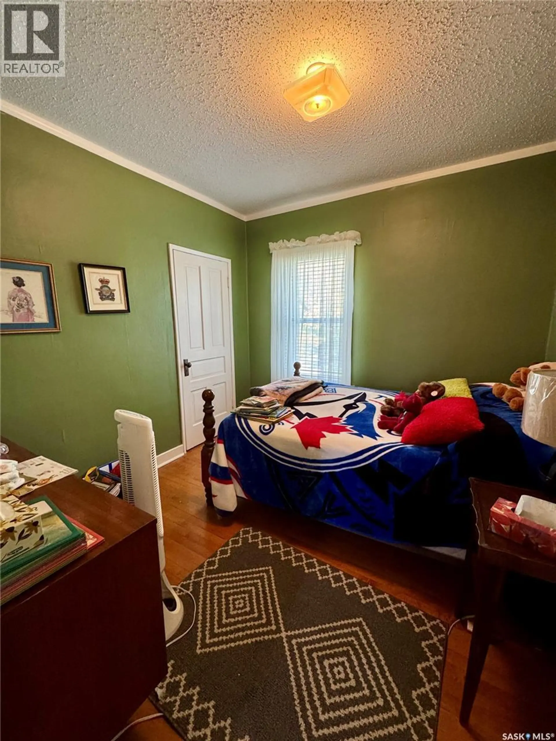 119 22ND STREET E - Image 8