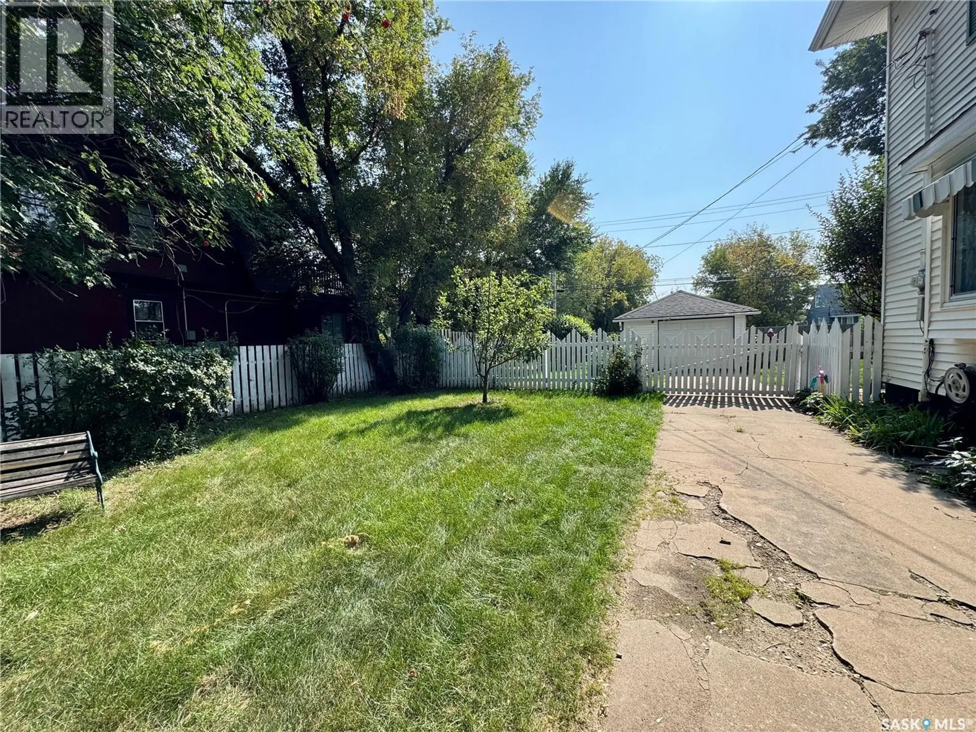 119 22ND STREET E - Image 15