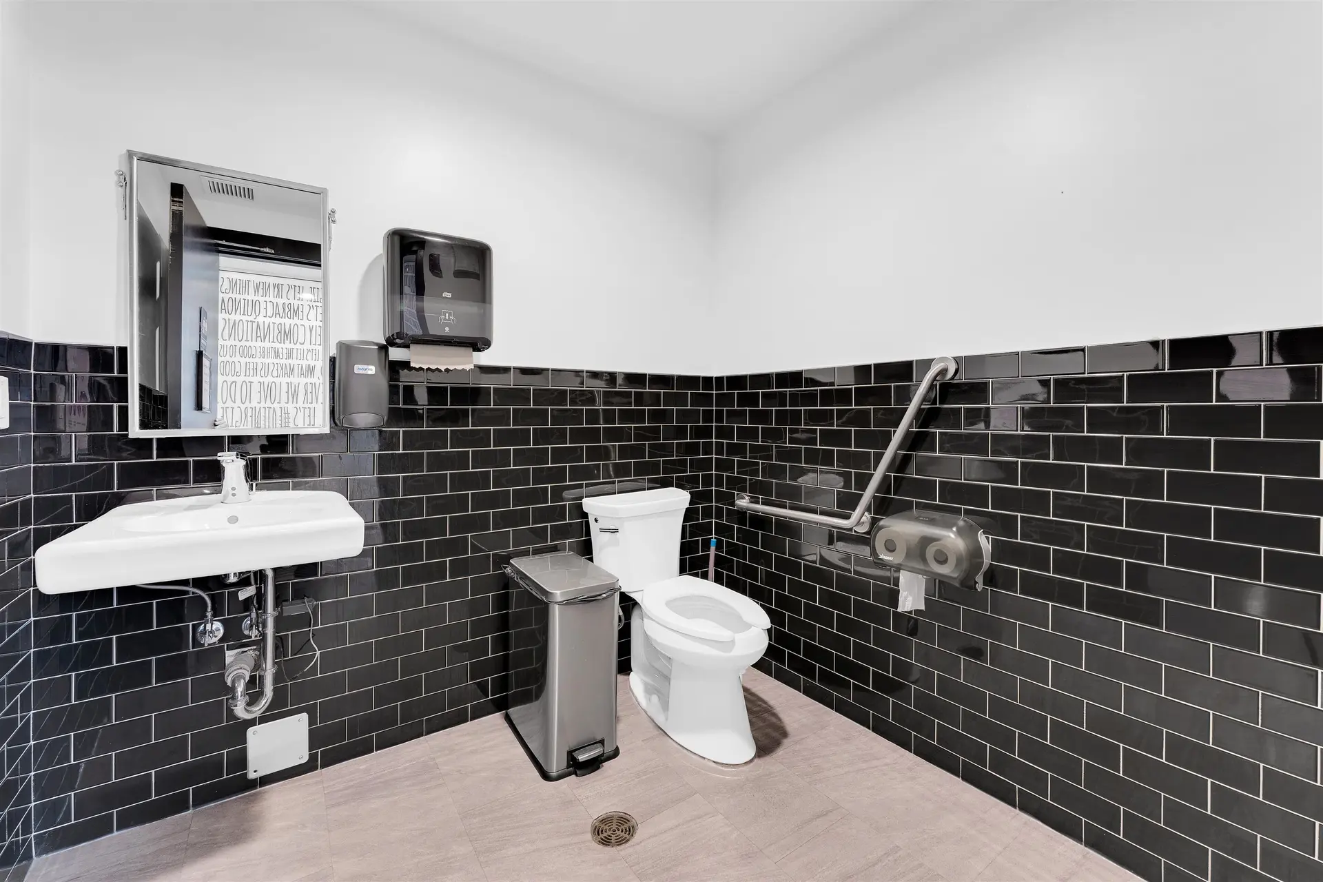 [private address] - Image 4