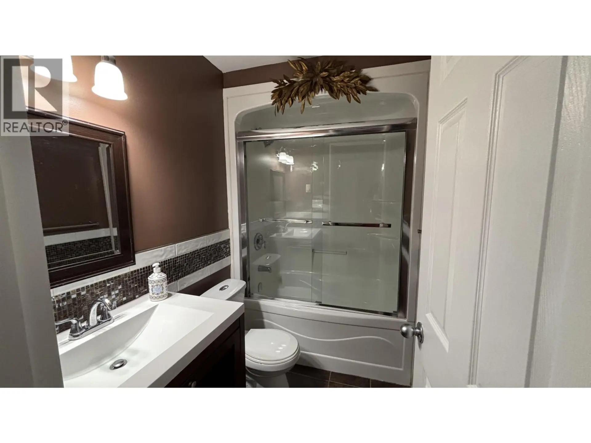 29 PLOVER STREET - Image 14