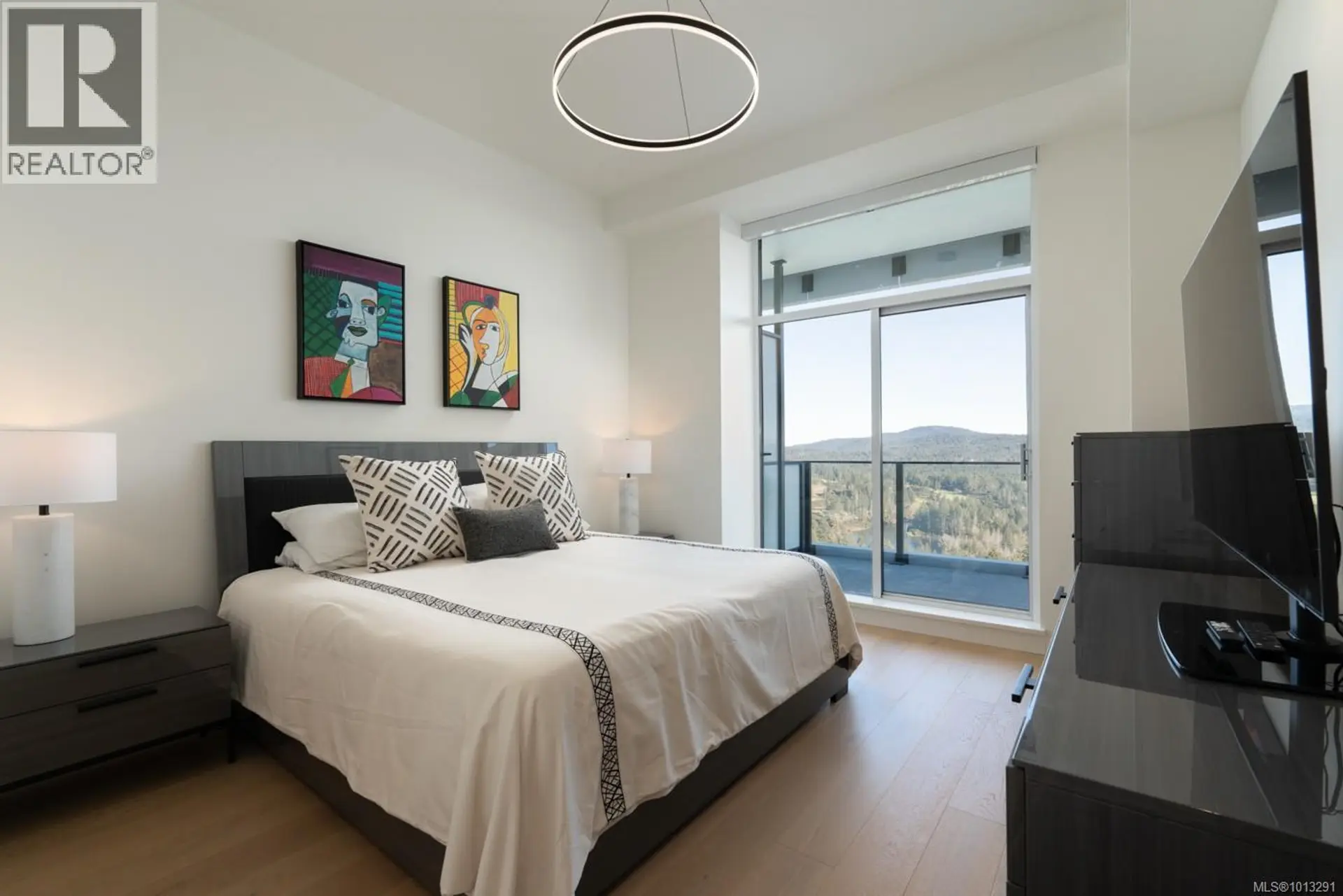 #1702 2000 Hannington Rd - Image 12
