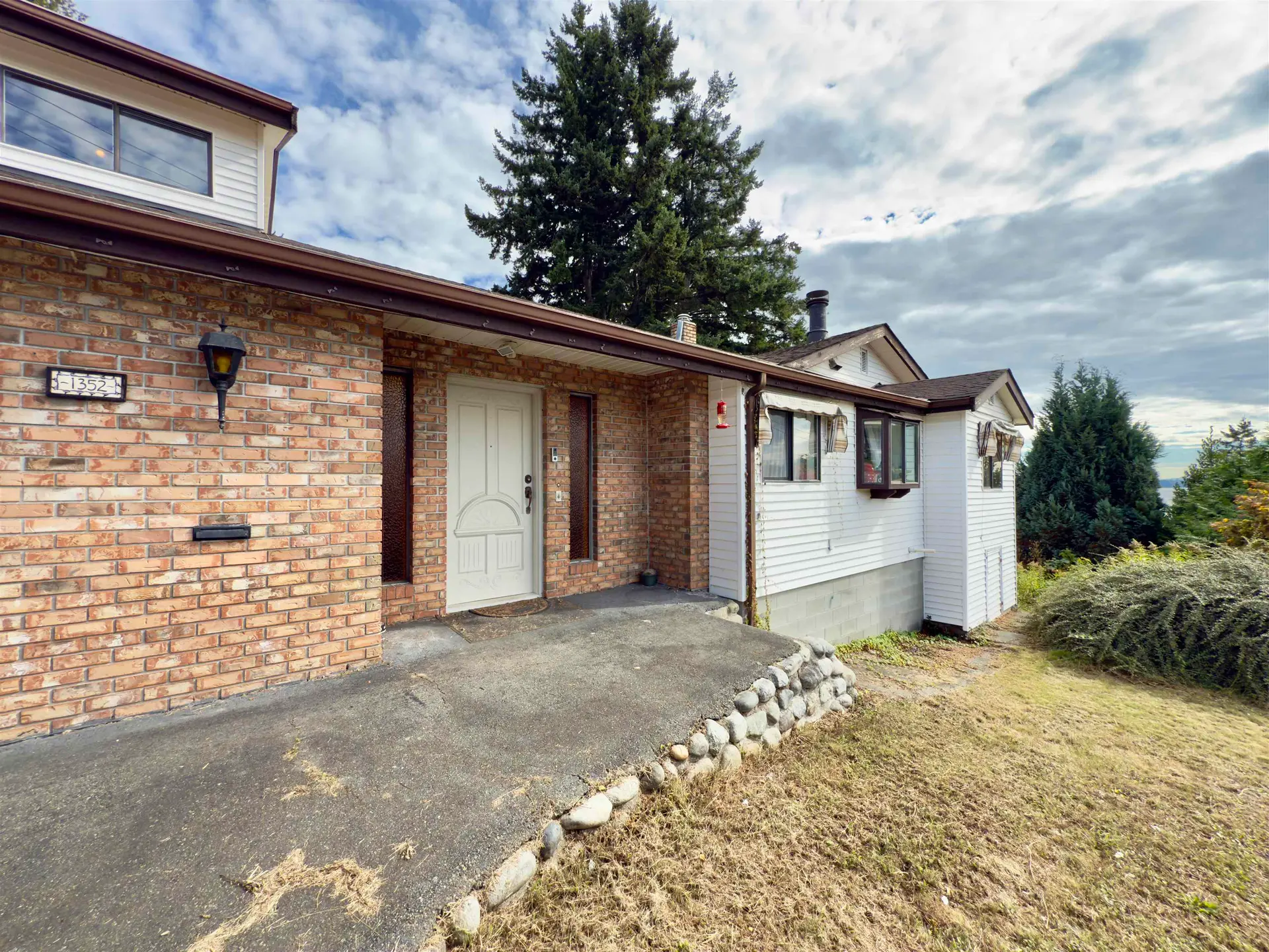 Property at 1352 Oxford Street, White Rock, BC