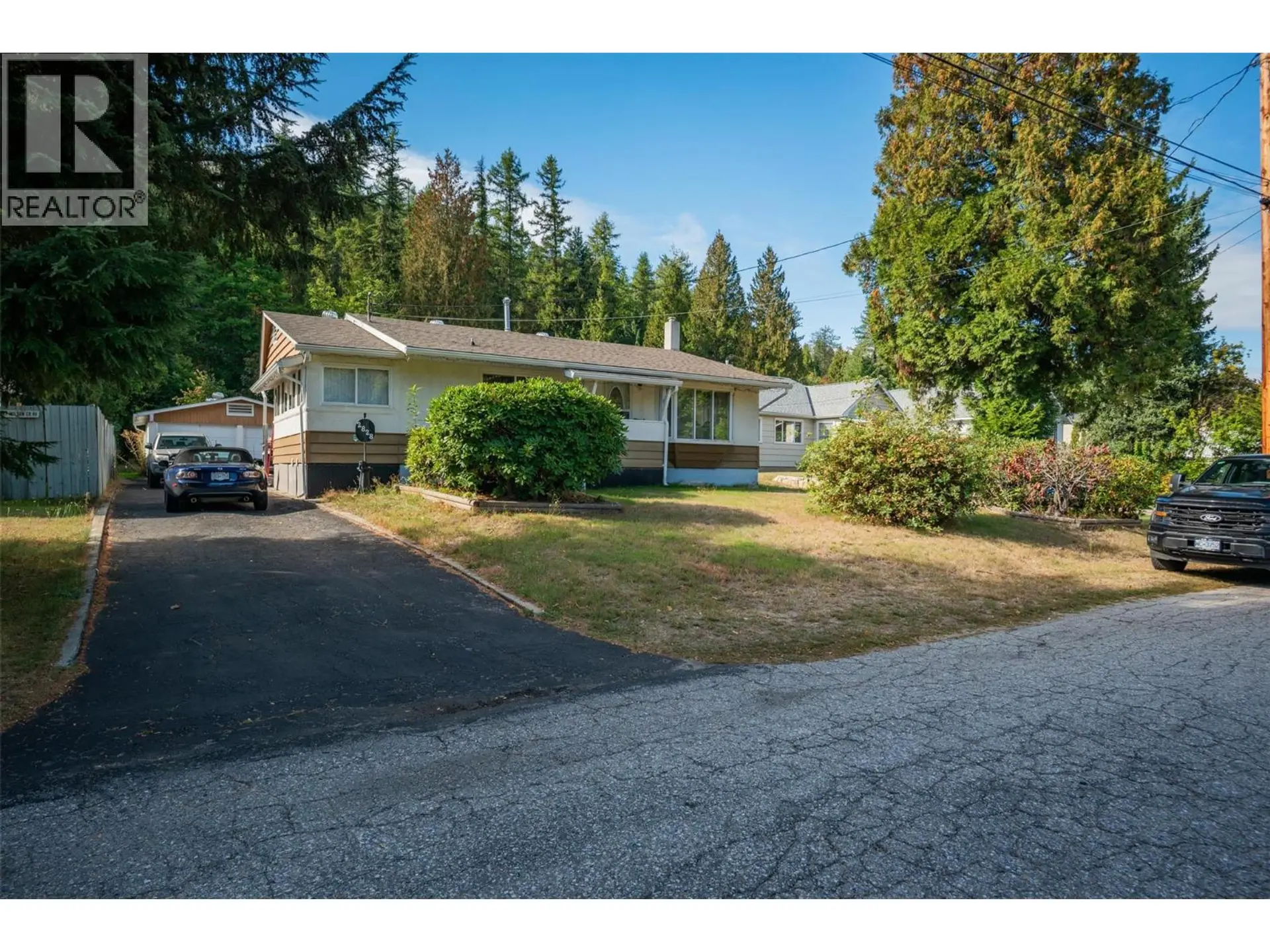 Property at 2828 9th Avenue, Castlegar, BC