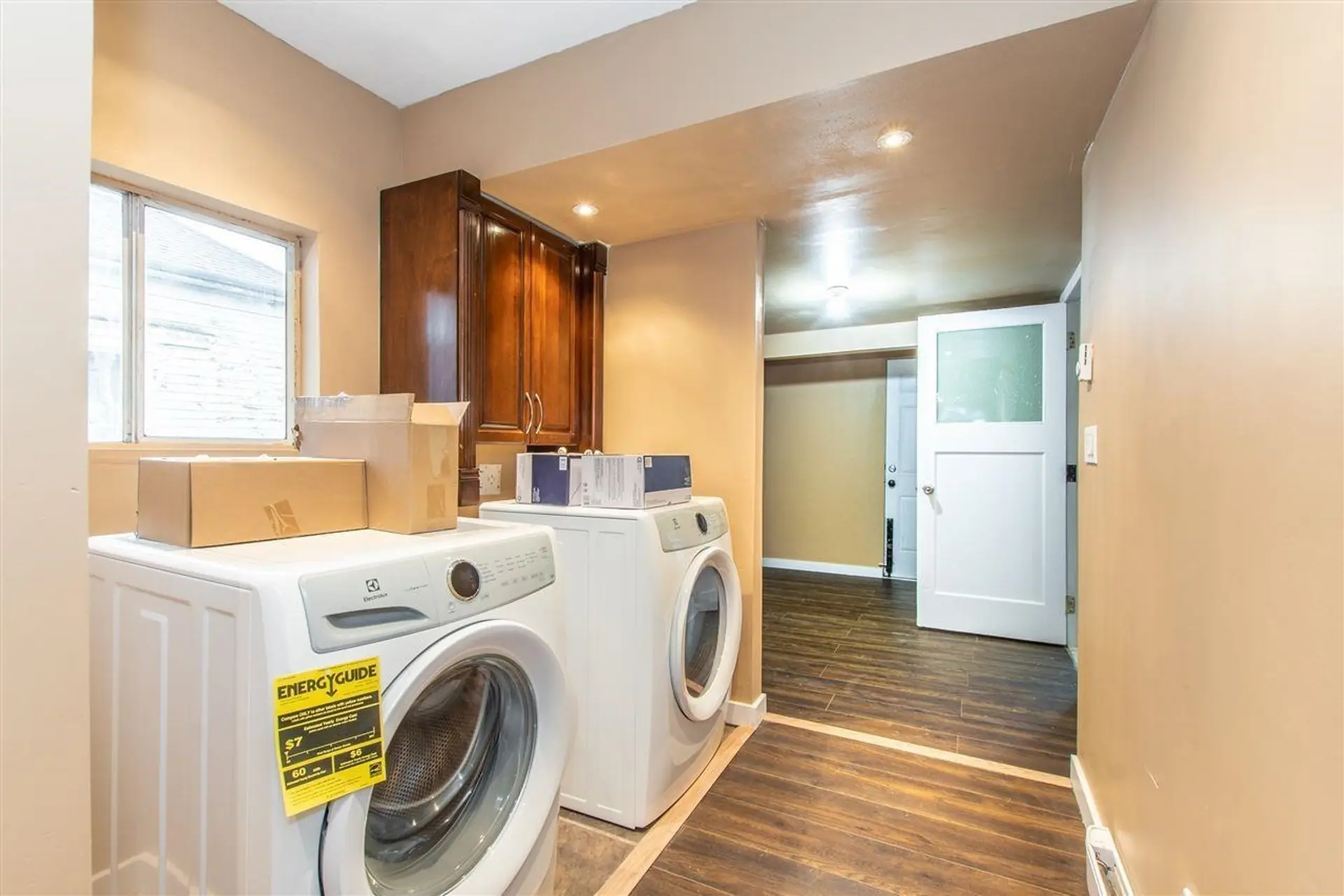 9485 Robson Street - Image 5