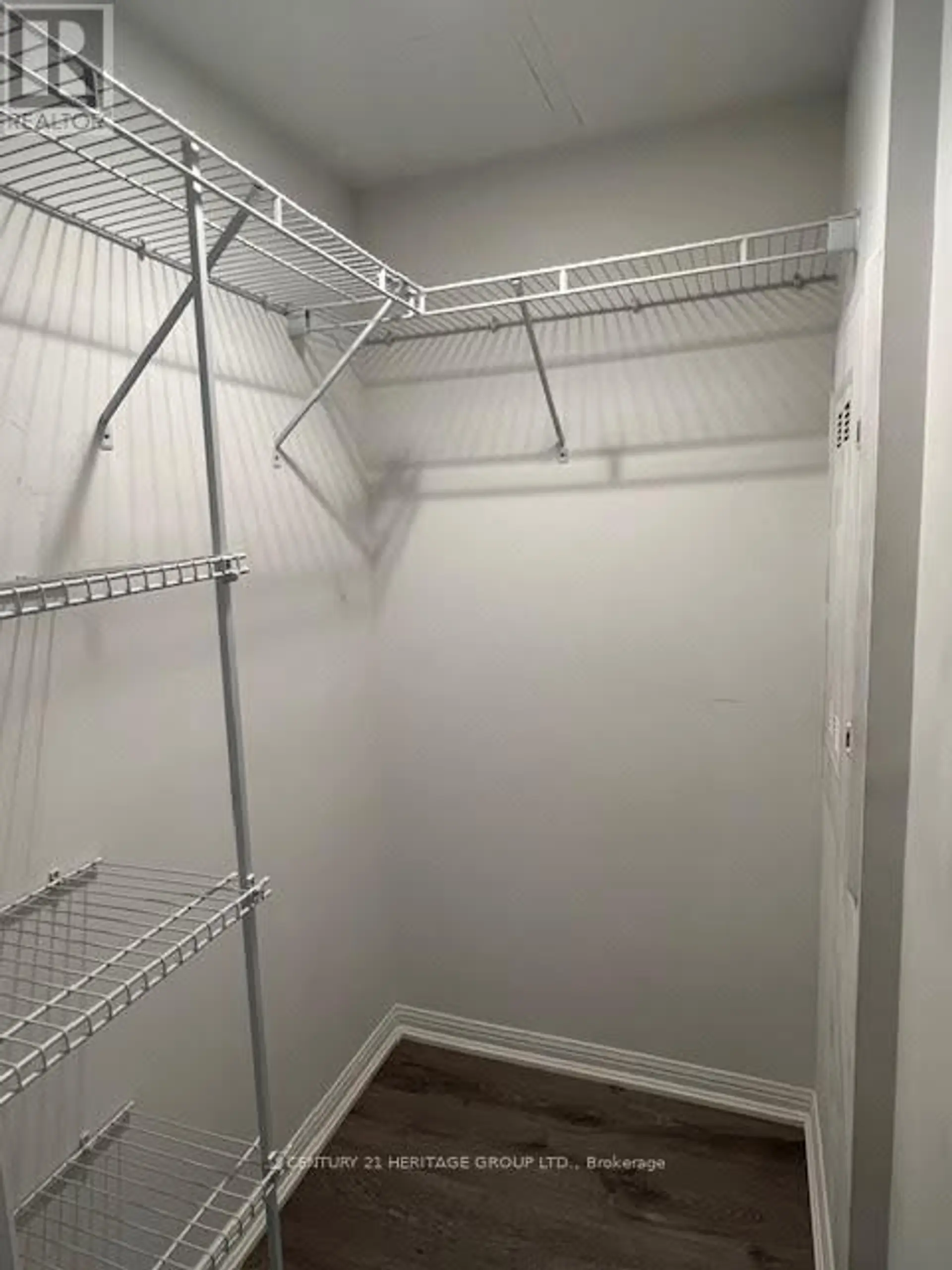 #1015 400 ADELAIDE STREET E - Image 3