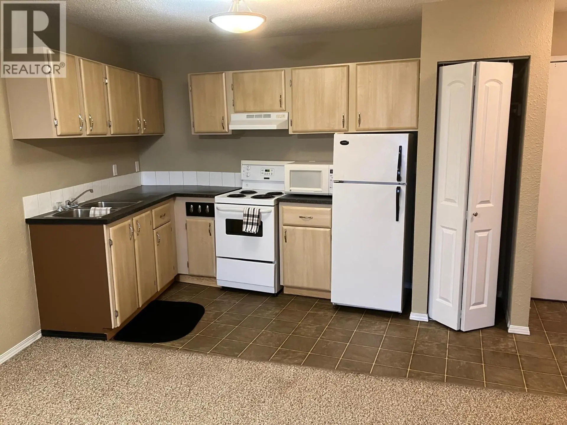 #401 555 DALGLEISH Drive - Image 3