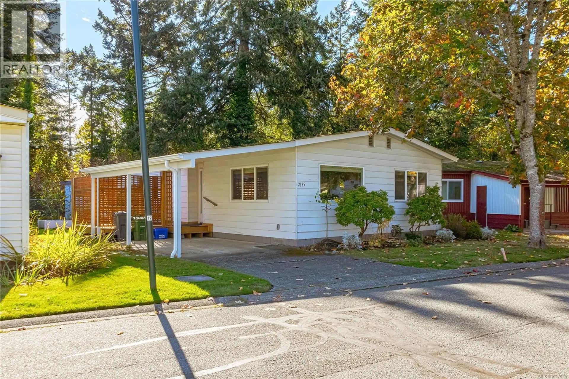 Property at 2135 Summergate Blvd, Sidney, BC