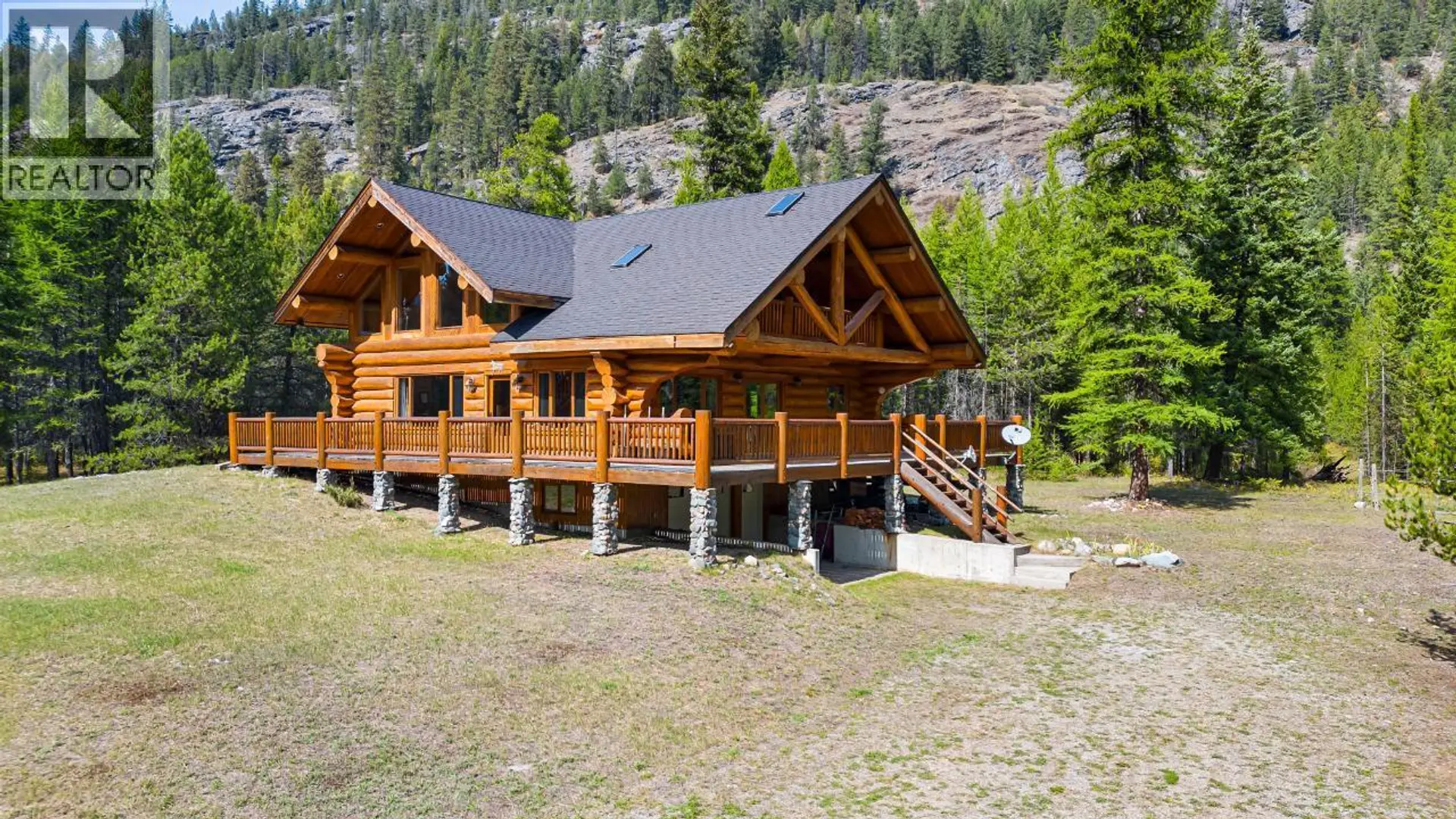 Property at 7602 95 Highway, Kingsgate, BC