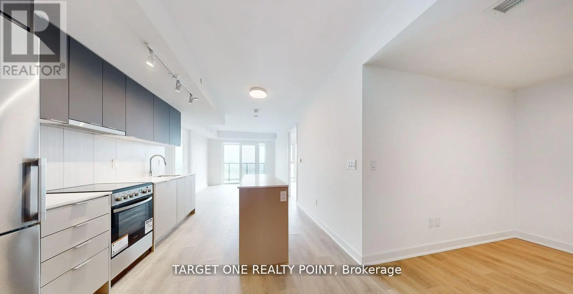 #1006 8 TIPPETT ROAD - Image 2