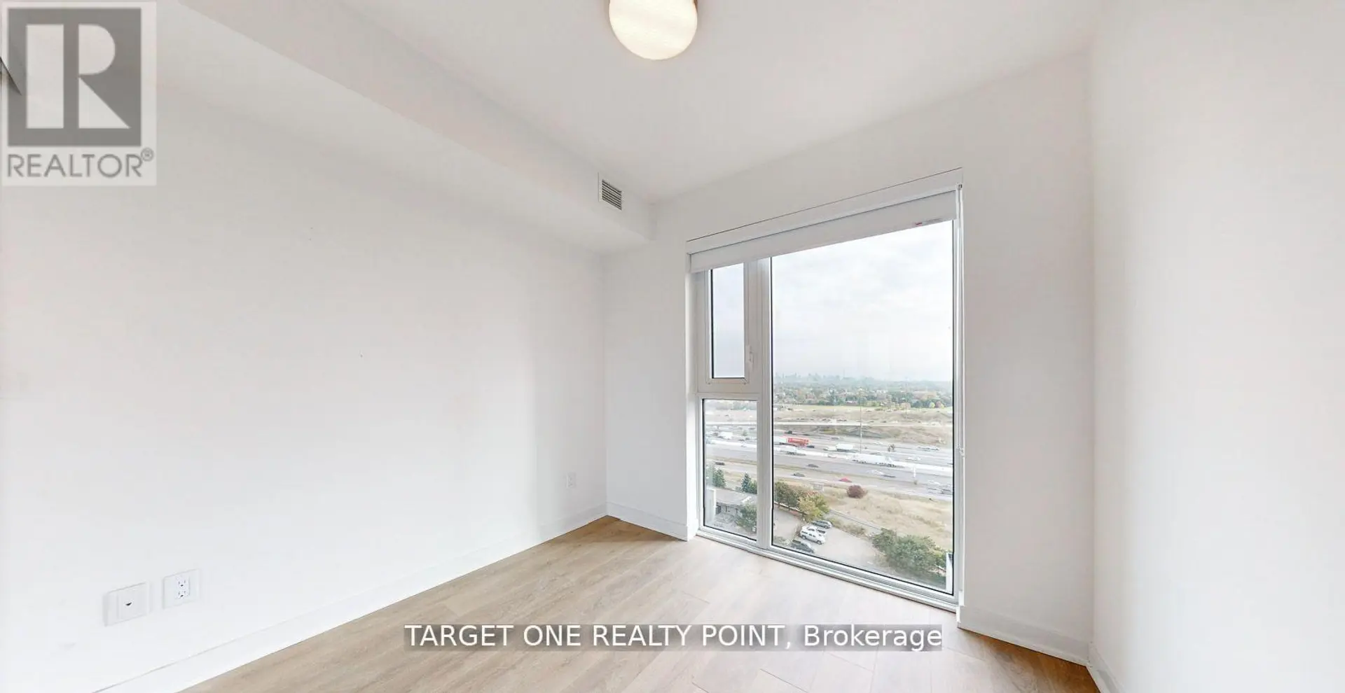 #1006 8 TIPPETT ROAD - Image 7