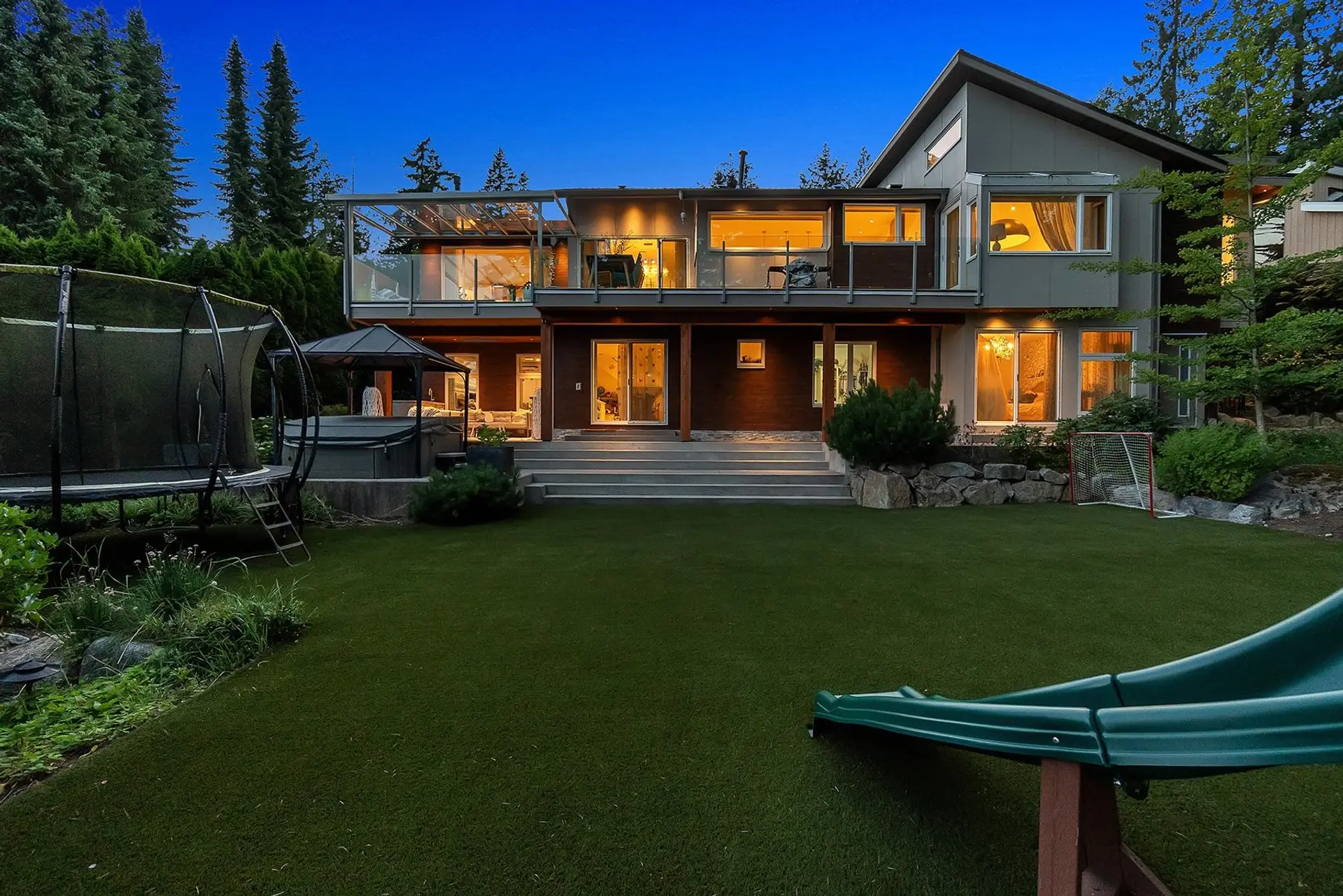 Property at 3706 Southridge Place, West Vancouver, BC