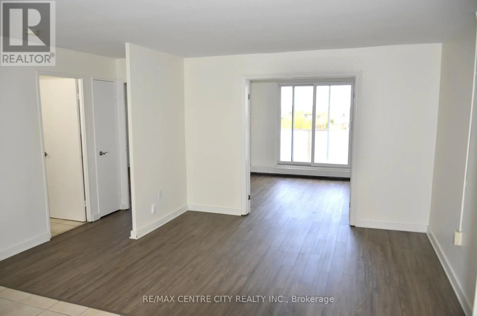 #801 573 MORNINGTON AVENUE - Image 2