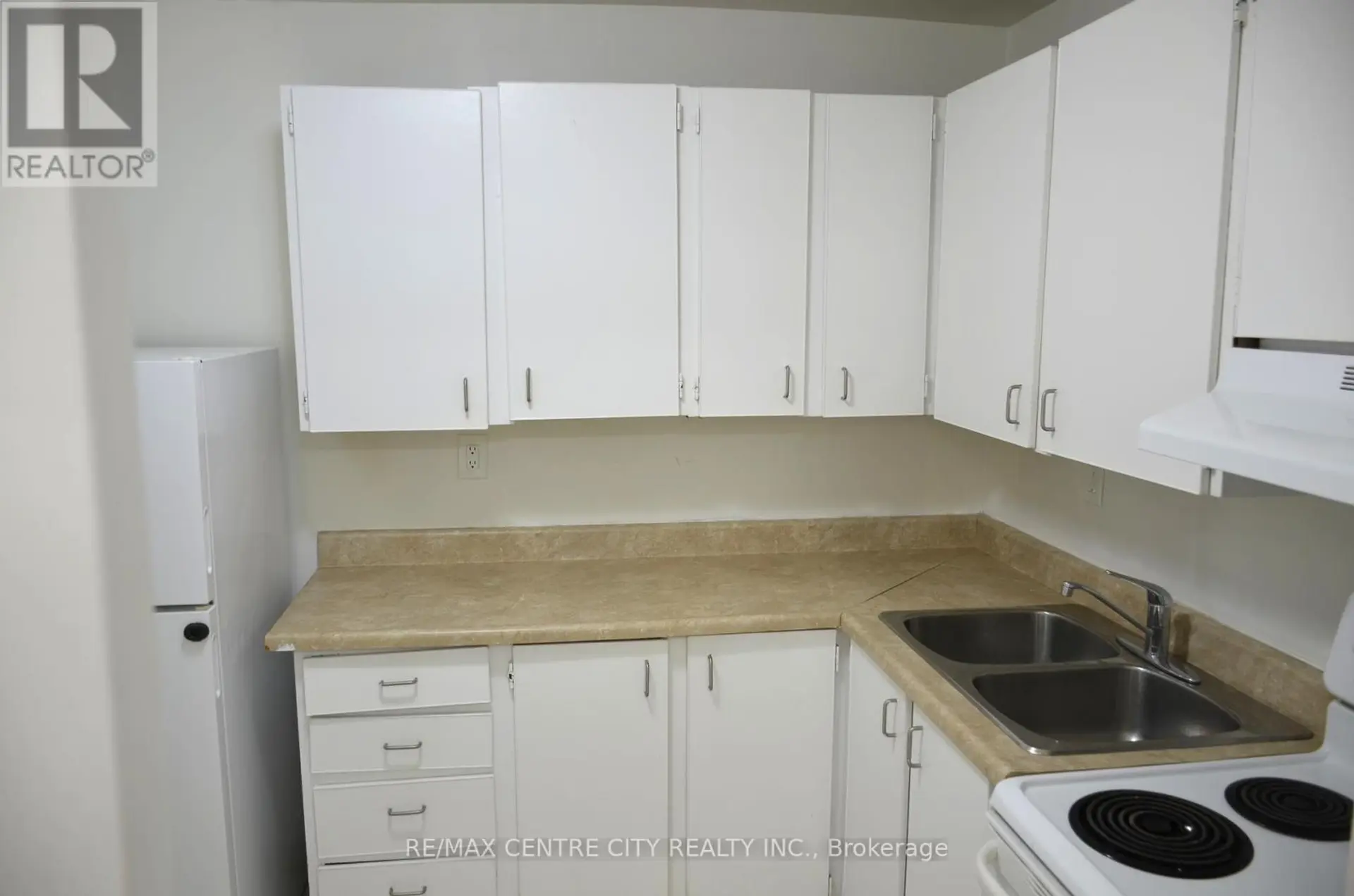 #801 573 MORNINGTON AVENUE - Image 6