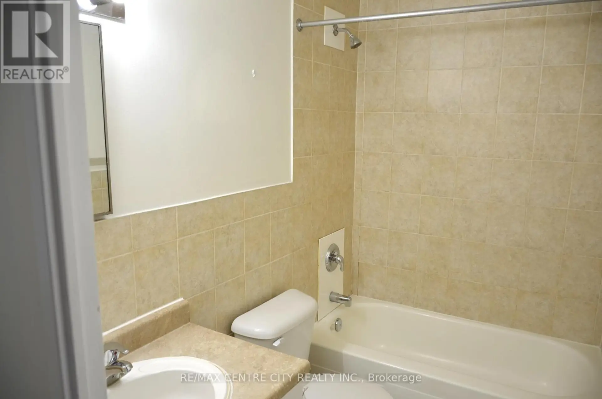 #801 573 MORNINGTON AVENUE - Image 8
