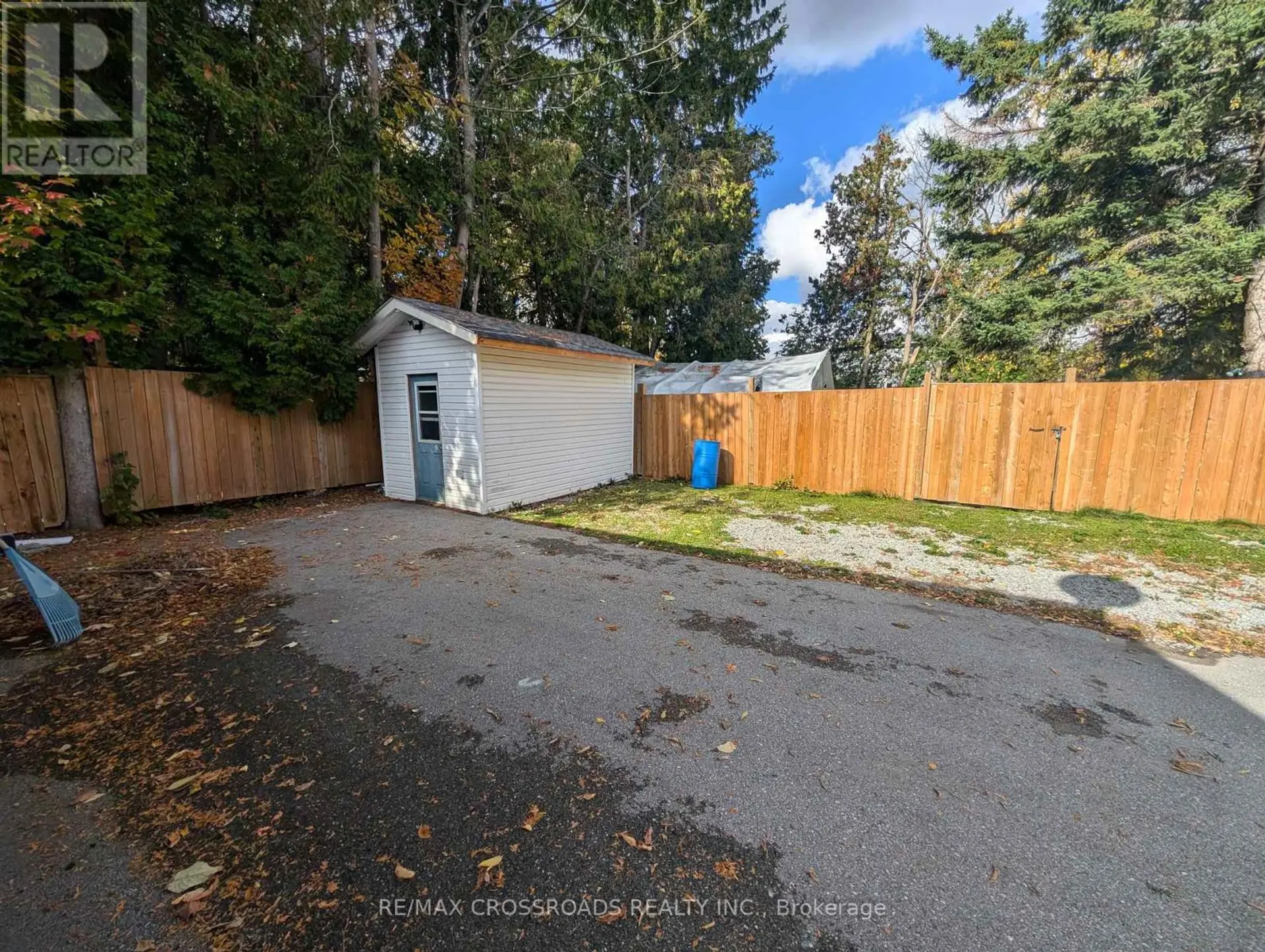 674 CHESTNUT STREET - Image 3