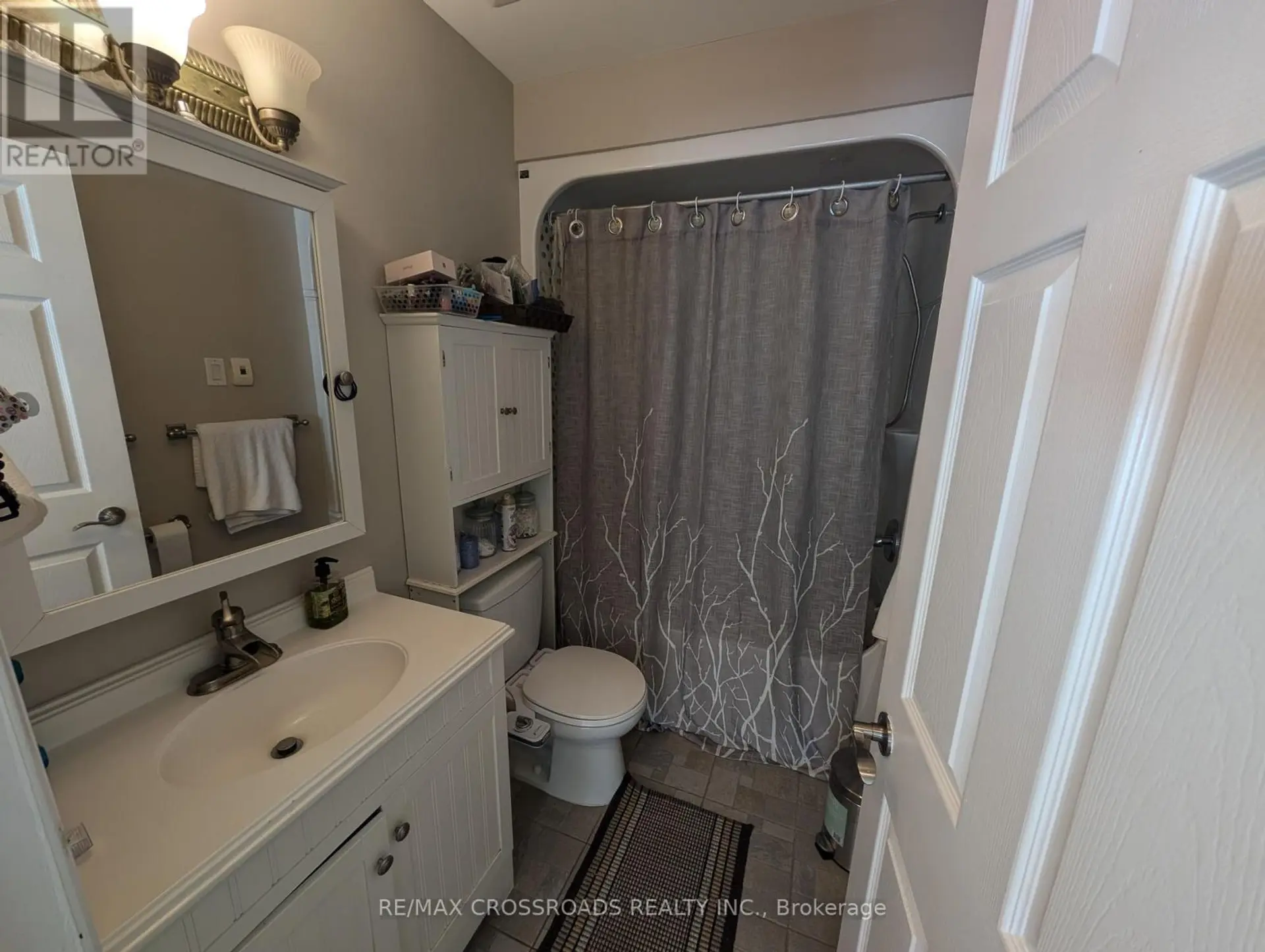 674 CHESTNUT STREET - Image 9