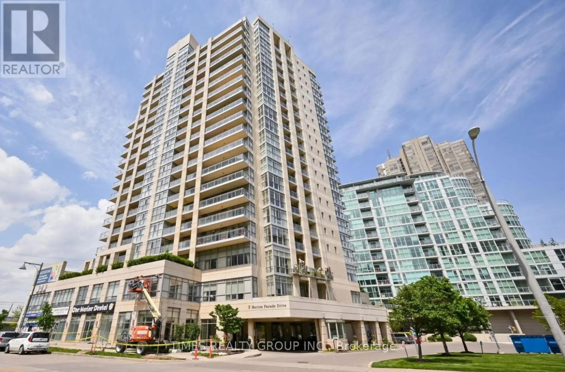 #1705 3 MARINE PARADE DRIVE - Image 1
