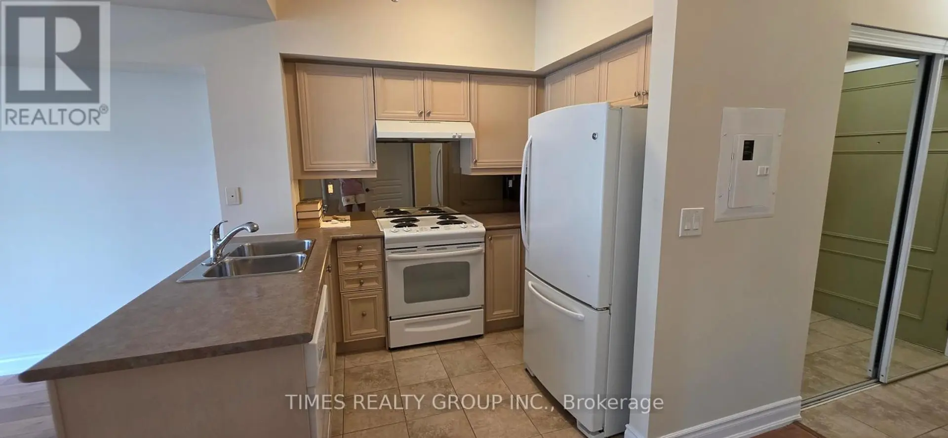 #1705 3 MARINE PARADE DRIVE - Image 11