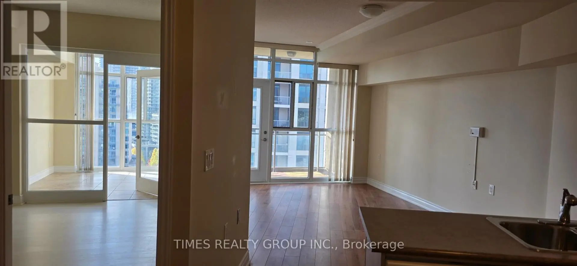 #1705 3 MARINE PARADE DRIVE - Image 3