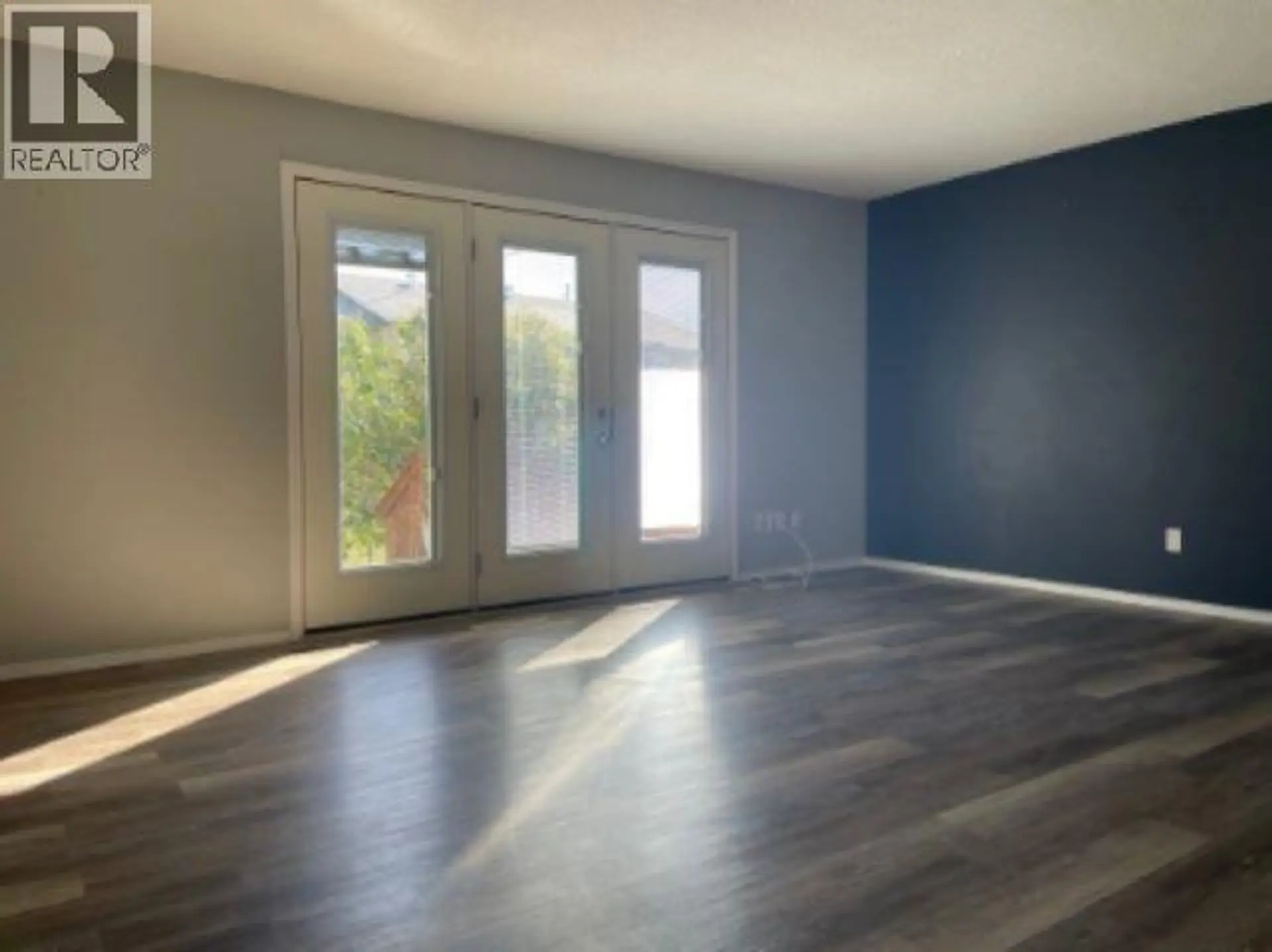 #33 5320 MOUNTAINVIEW DRIVE - Image 9