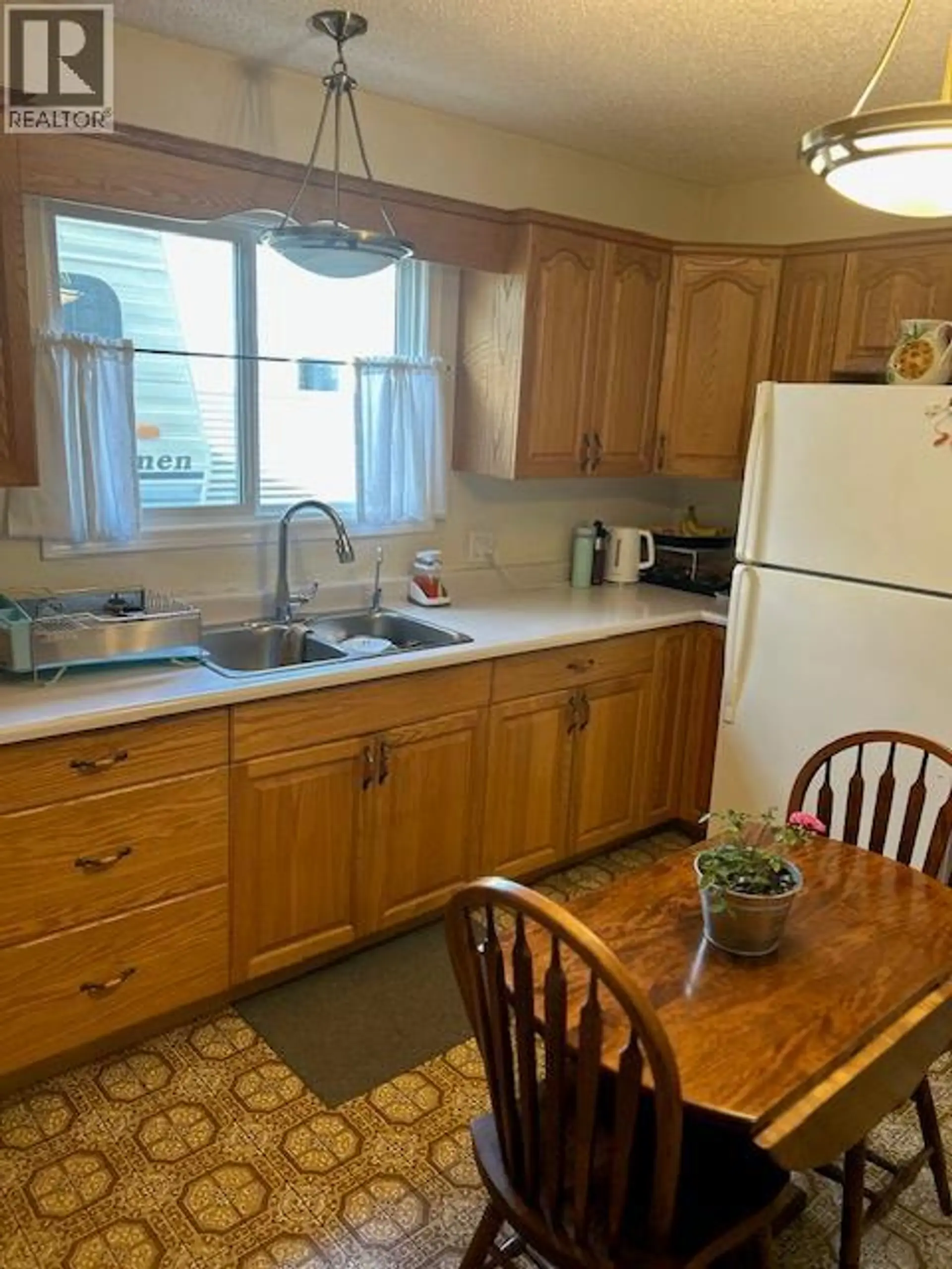 3537 Lakeshore Road - Image 8
