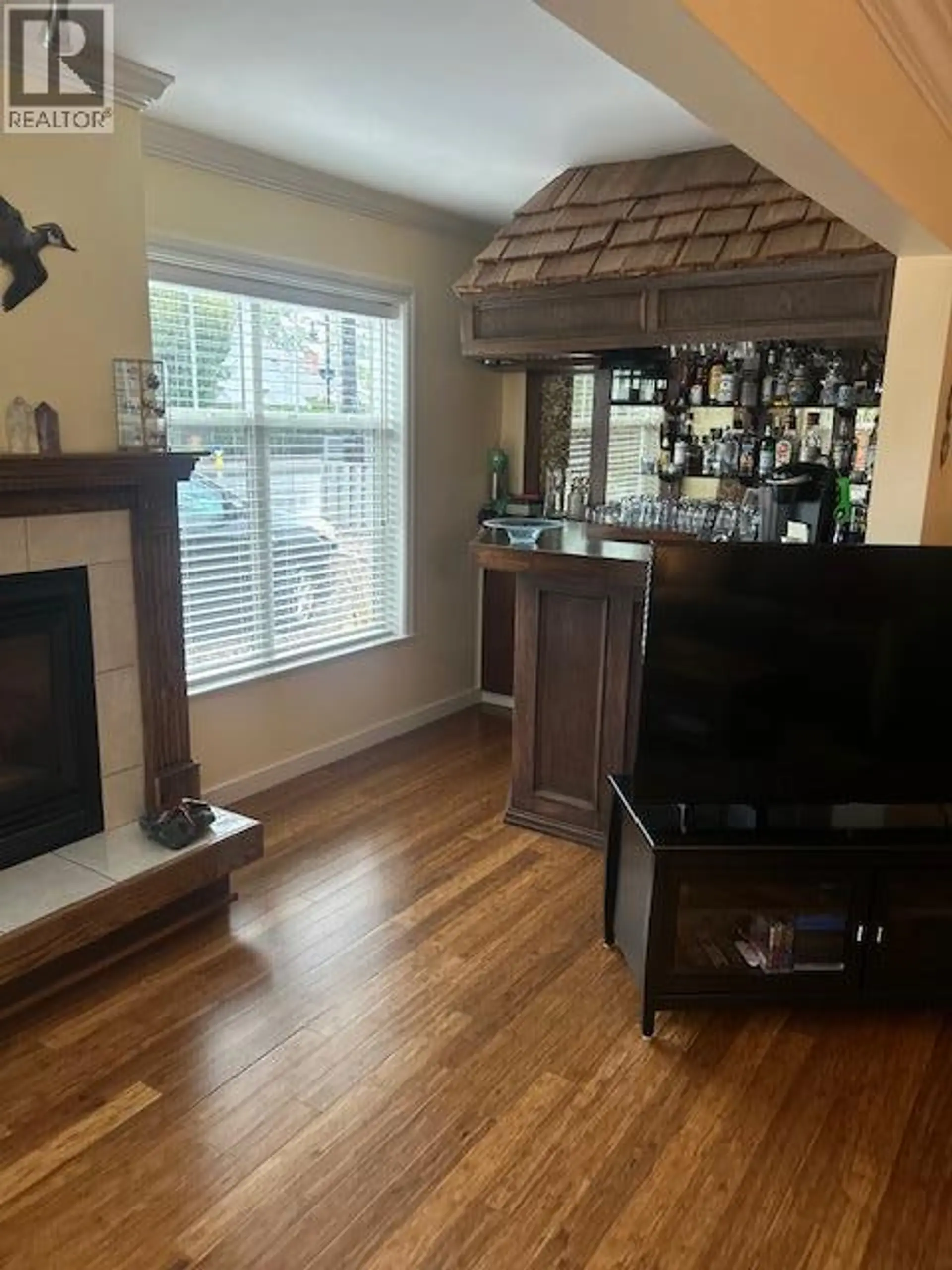 3547 Lakeshore Road - Image 7