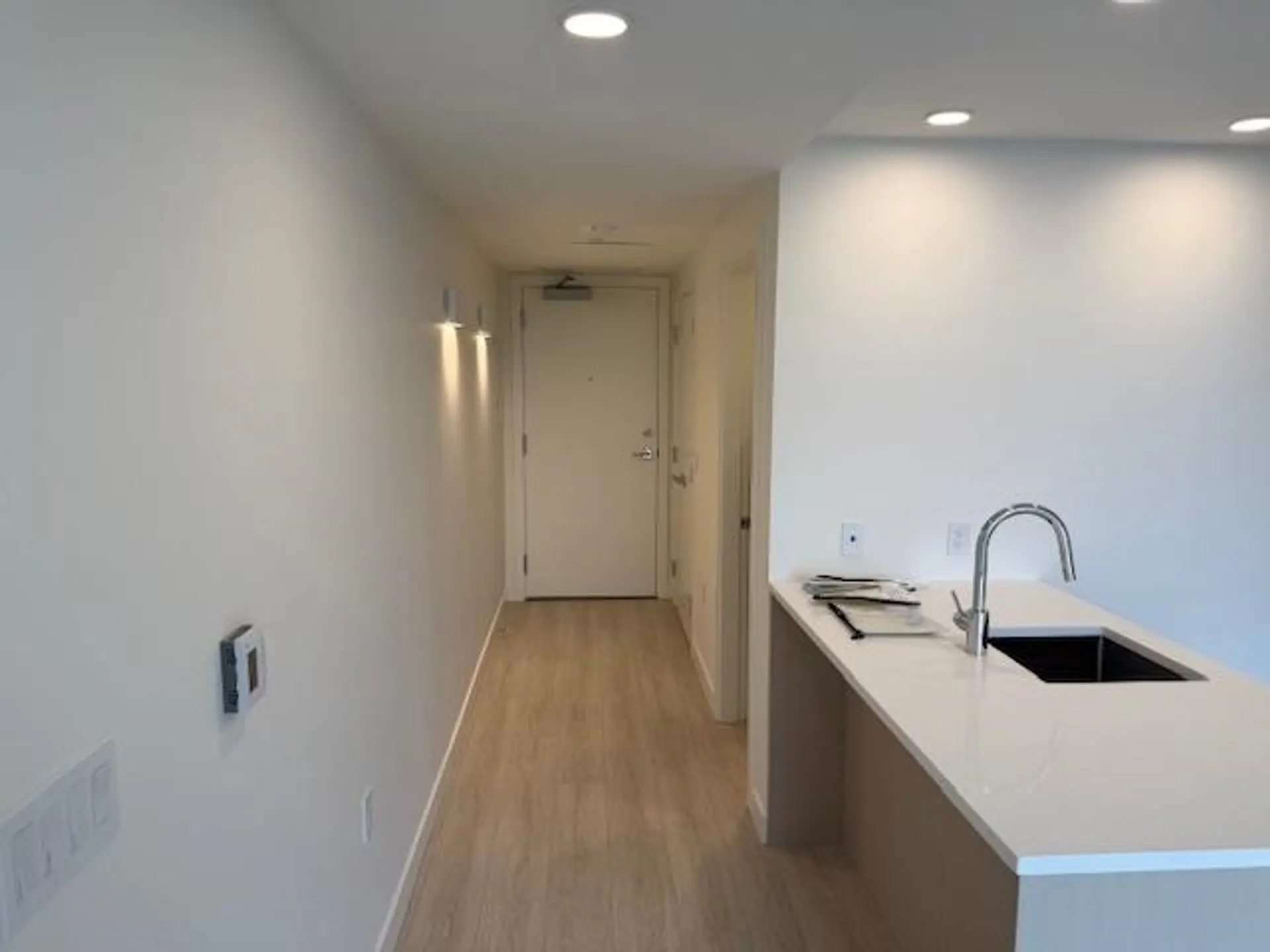 #703 13675 107a Avenue - Image 2