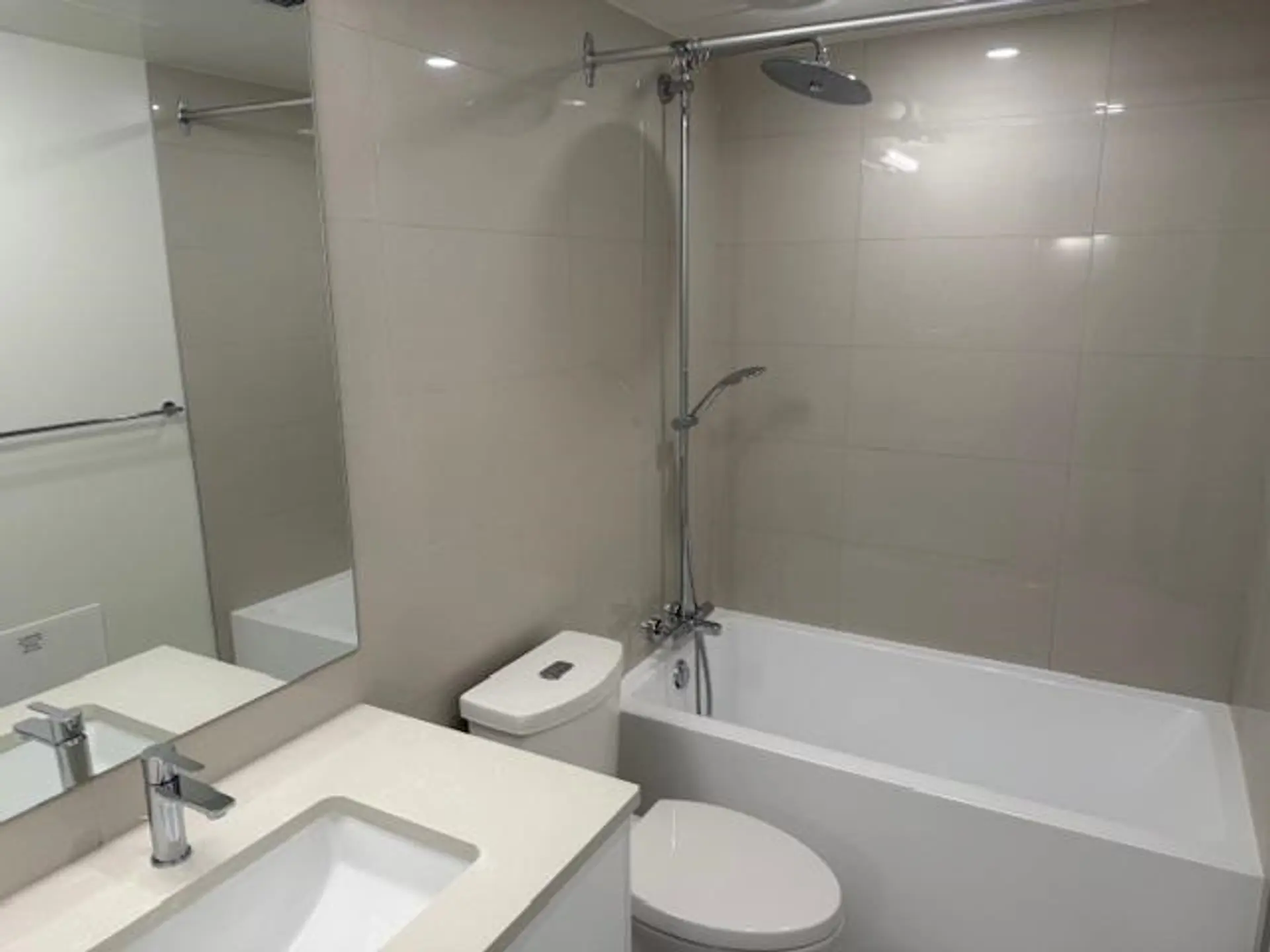 #703 13675 107a Avenue - Image 3