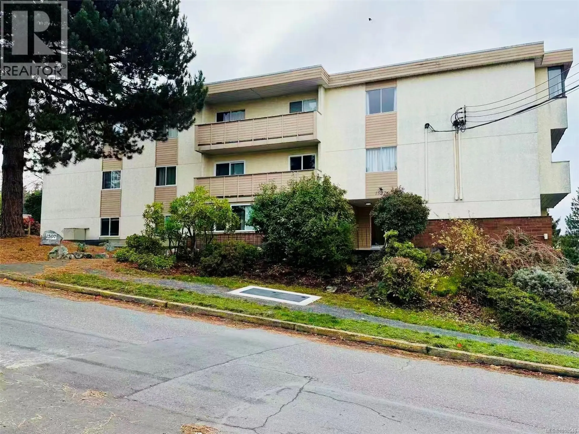 #303 1597 Midgard Ave - Image 2