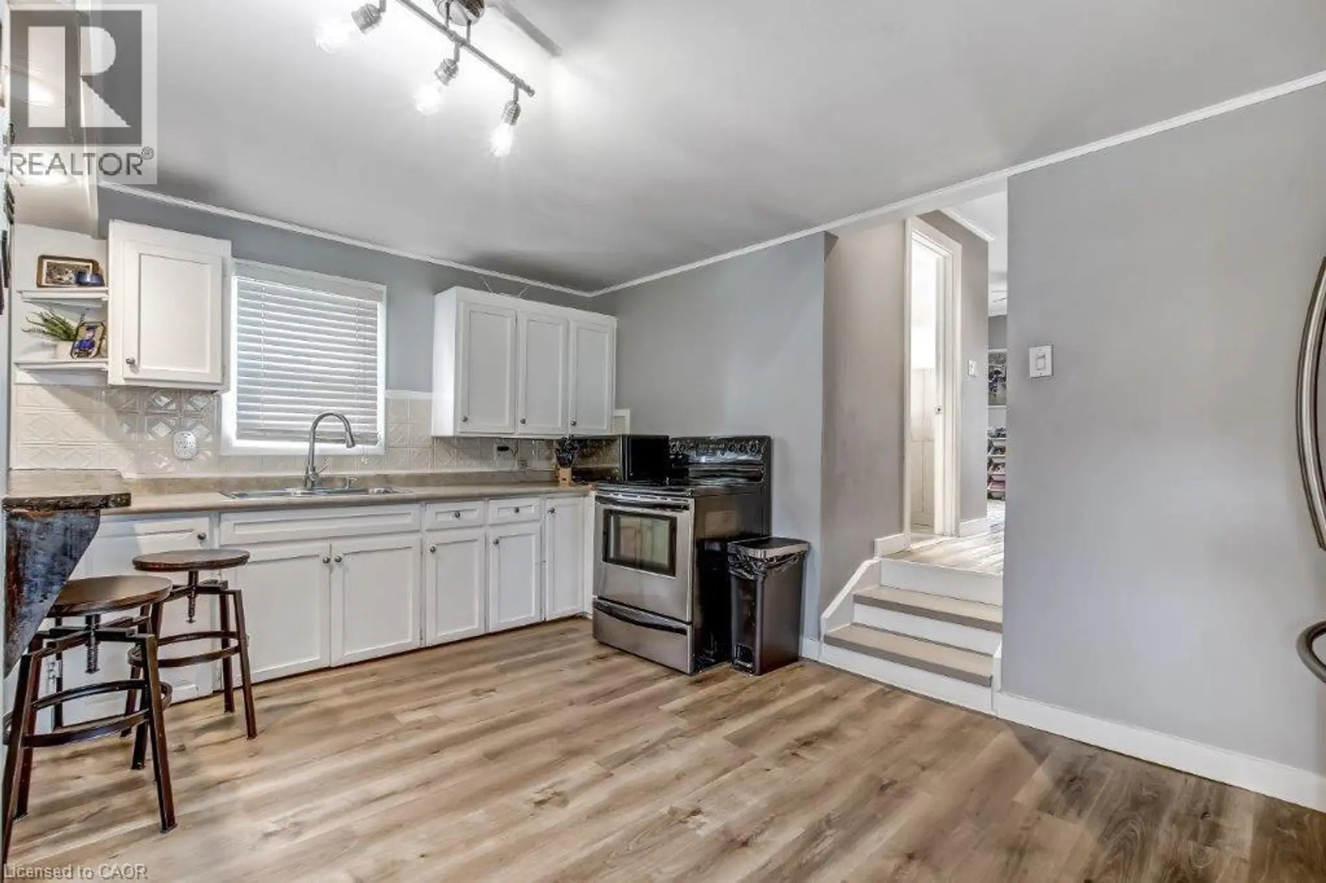 12 PANSY AVENUE - Image 3
