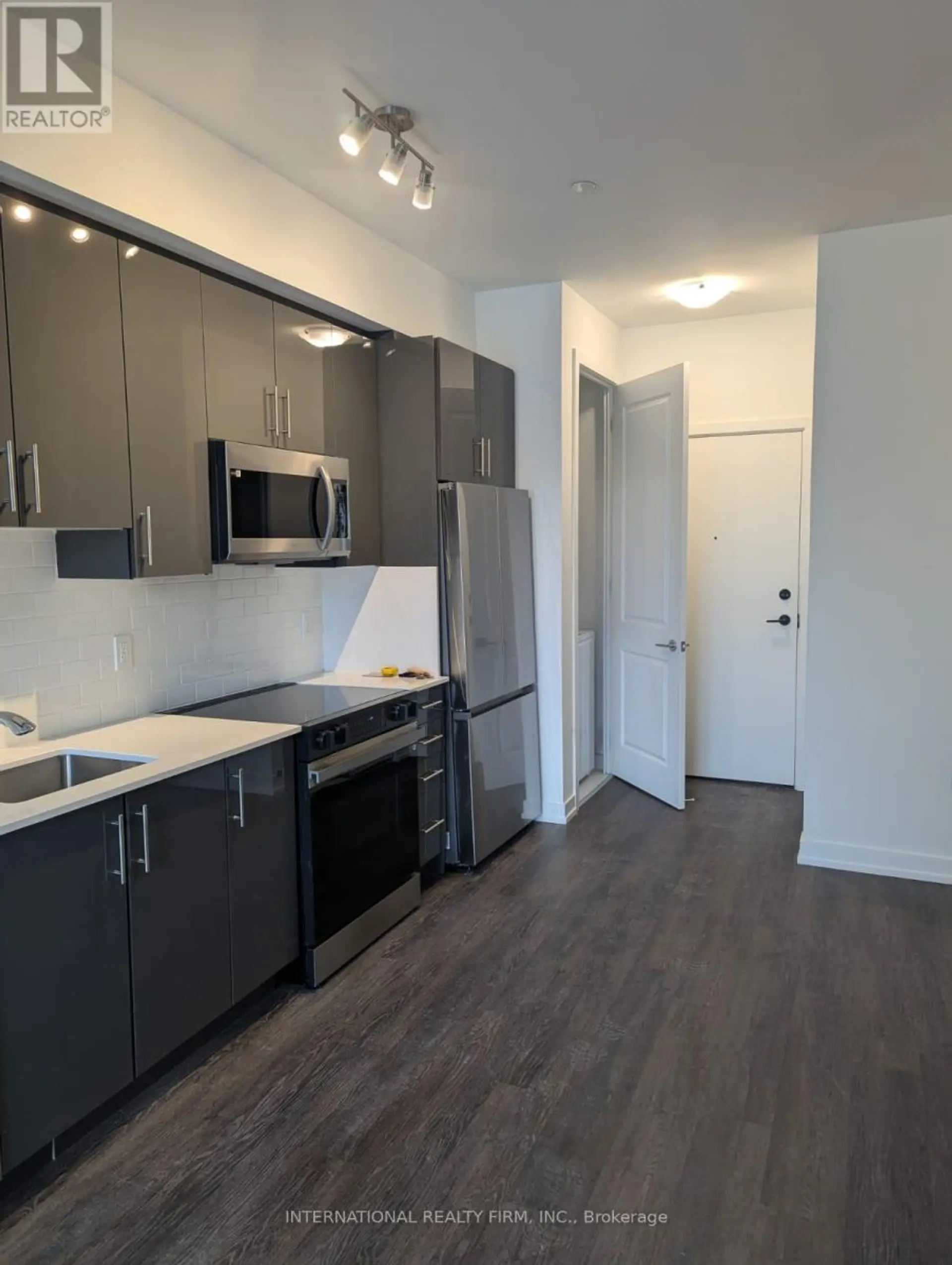 #102 556 MARLEE AVENUE - Image 6