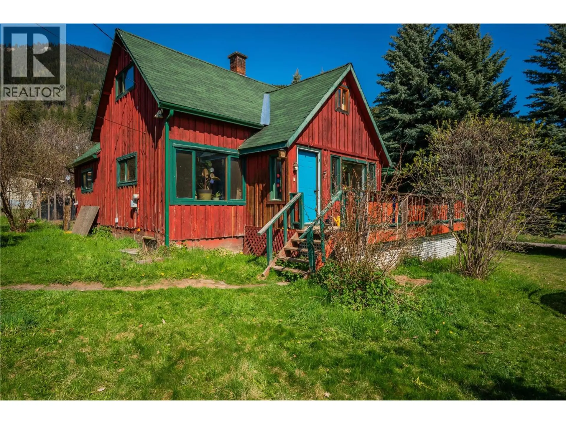 Property at 131 Washington Street N, Kaslo, BC