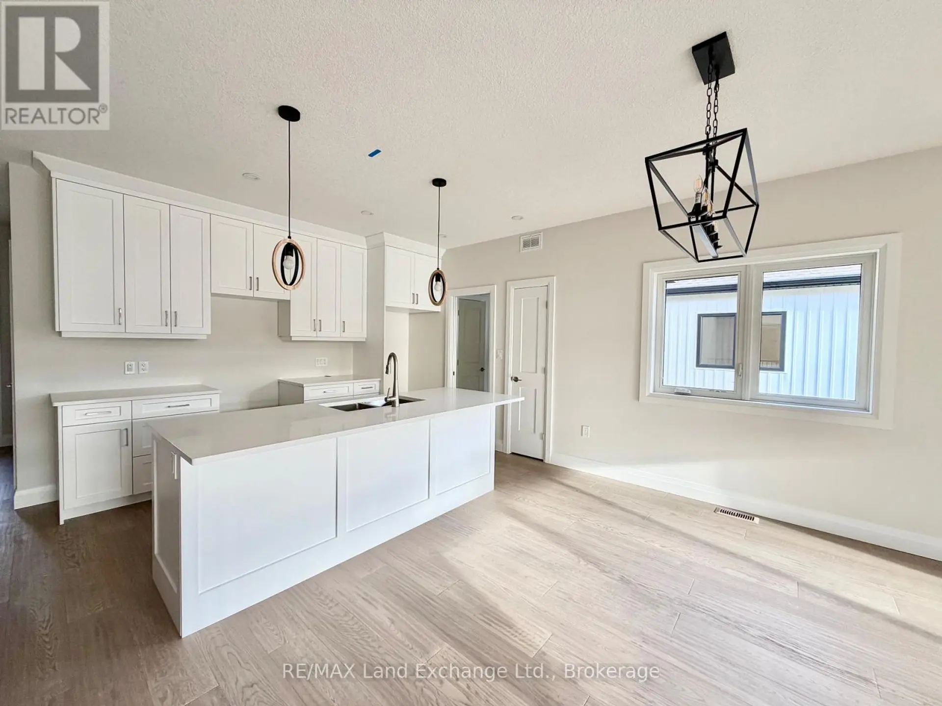 155 WESTLINKS DRIVE - Image 10