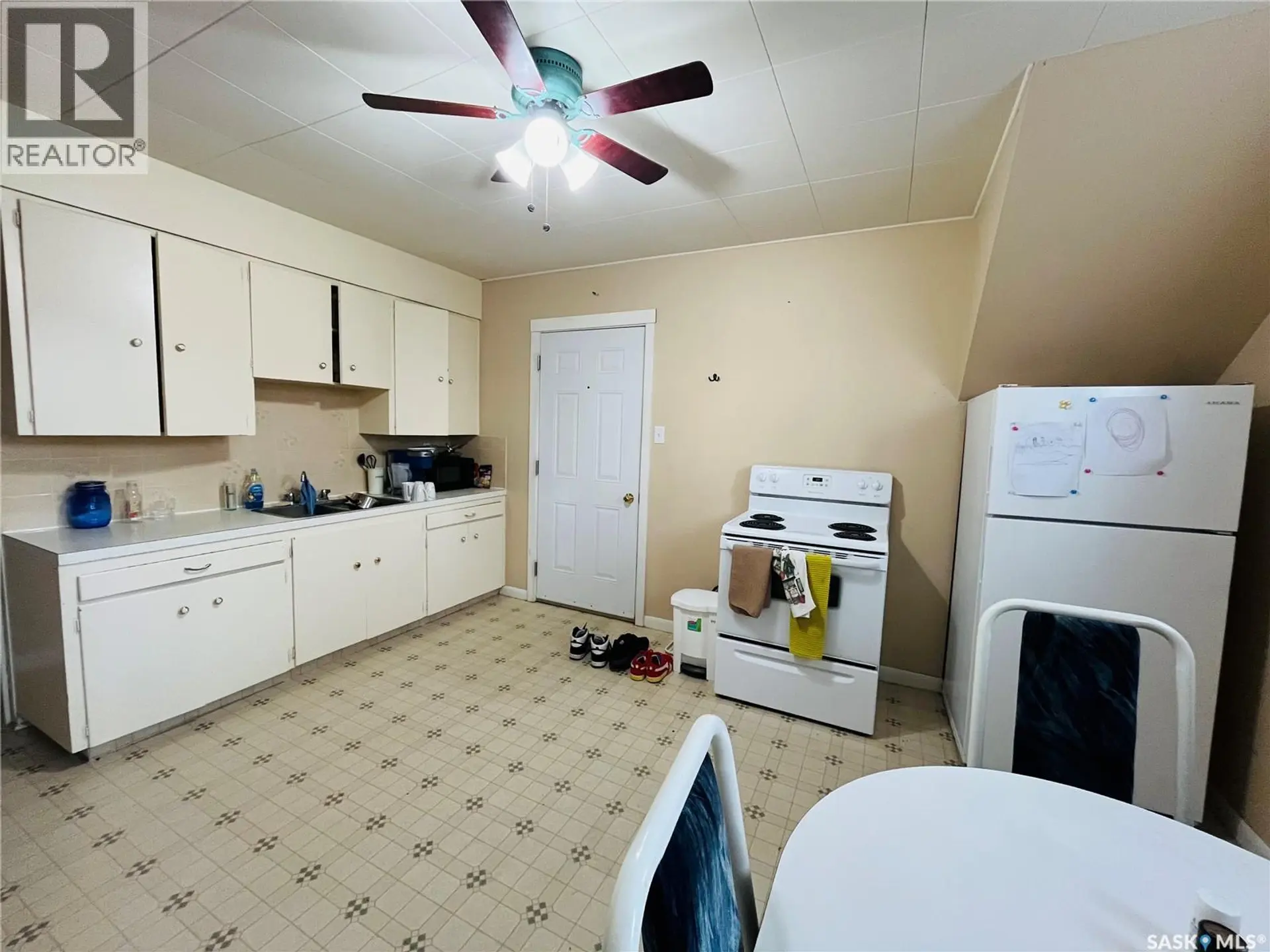 335 Chaplin STREET W - Image 12