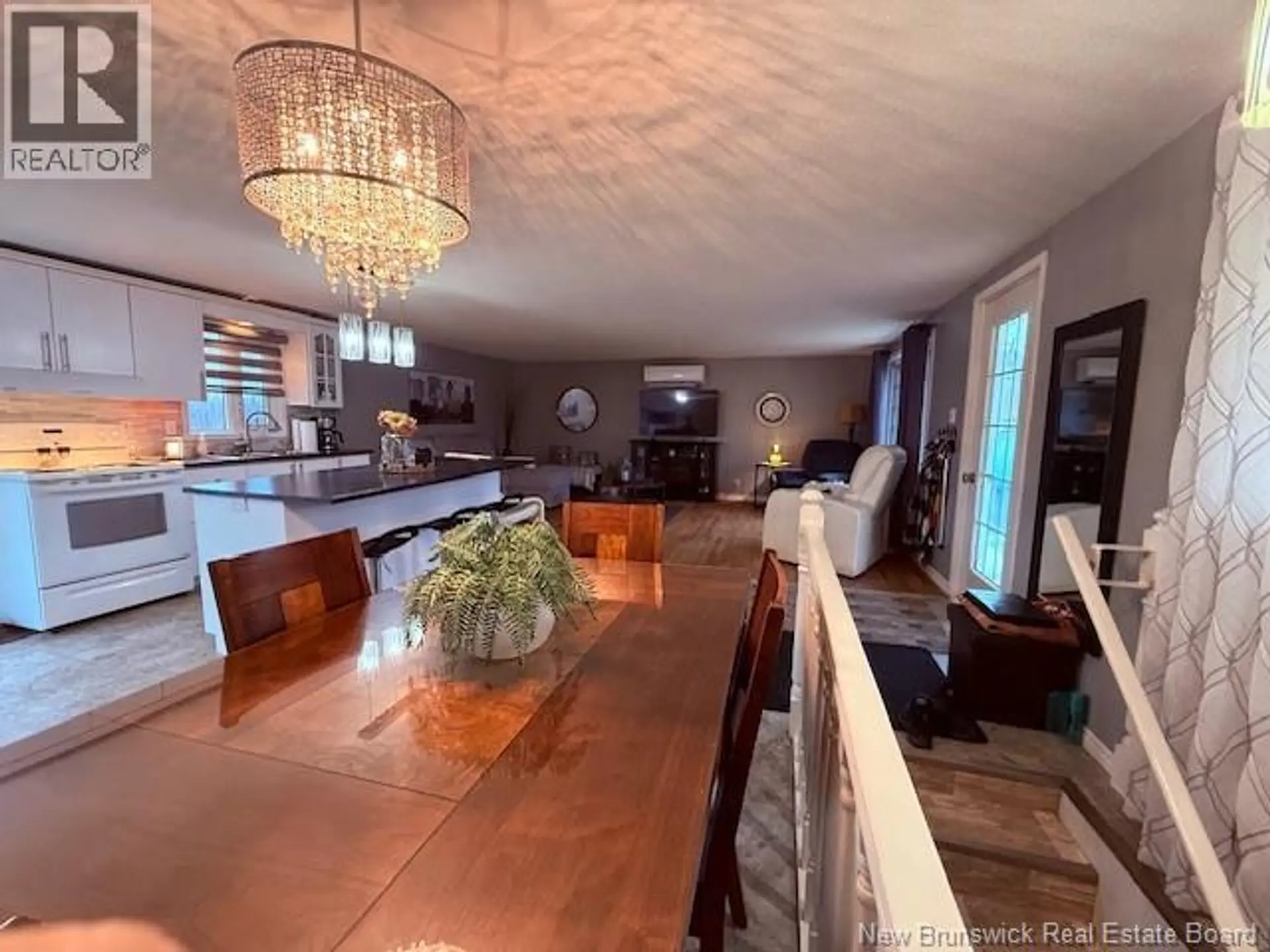 2537 DES PIONNIERS AVENUE - Image 8
