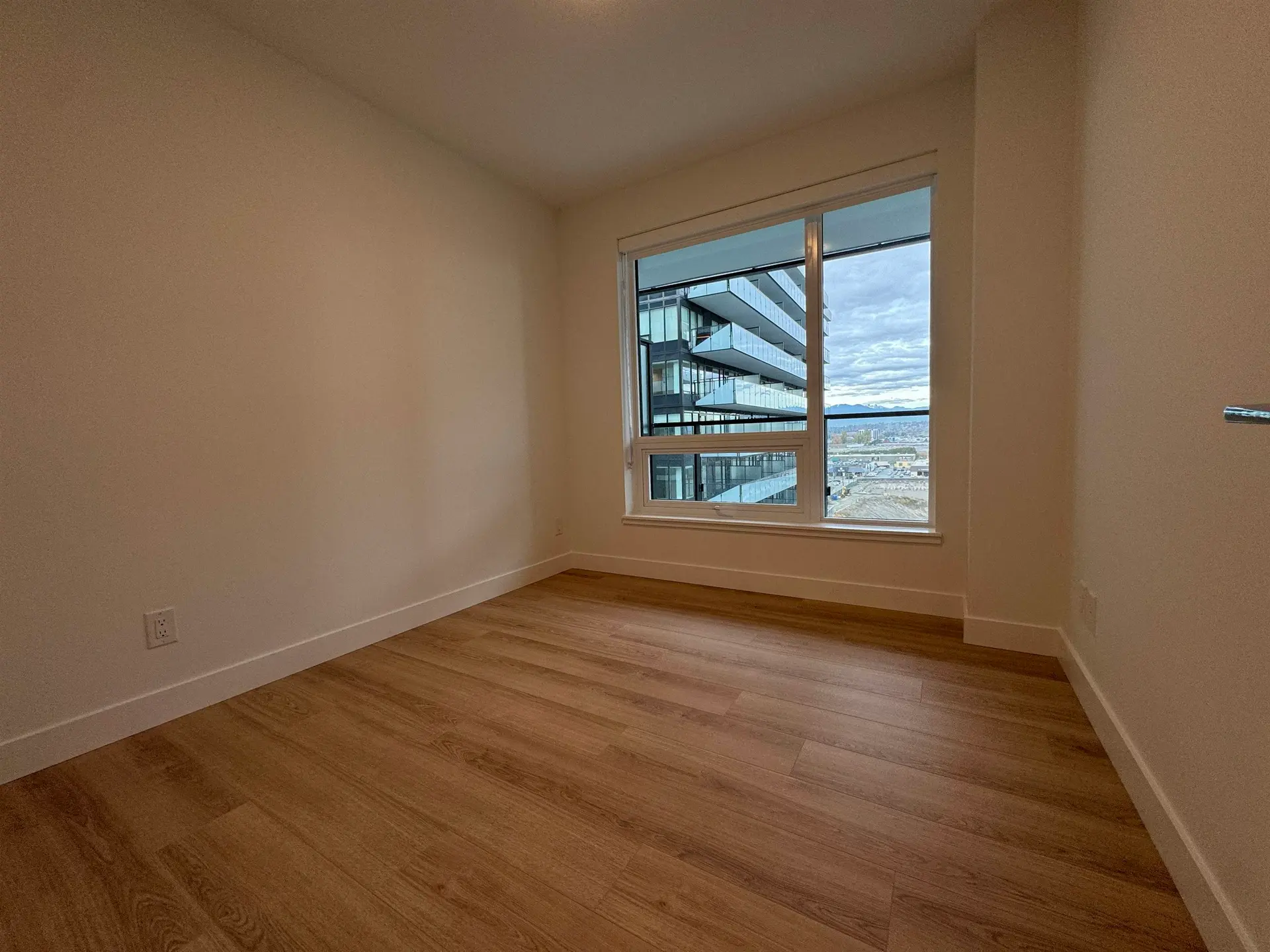 #1103 7977 Lansdowne Road - Image 7