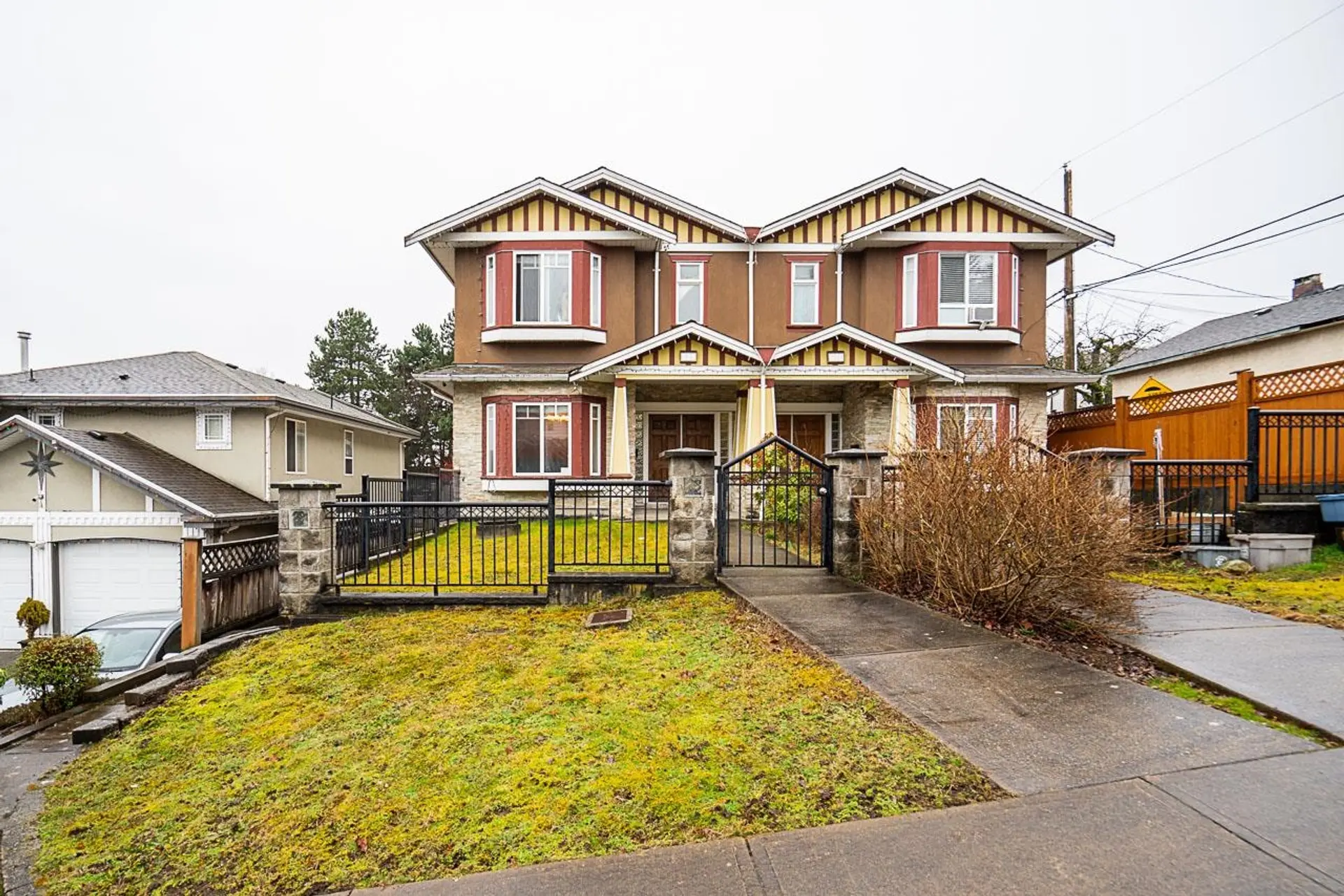 Property at 528 Sixteen Street, New Westminster, BC