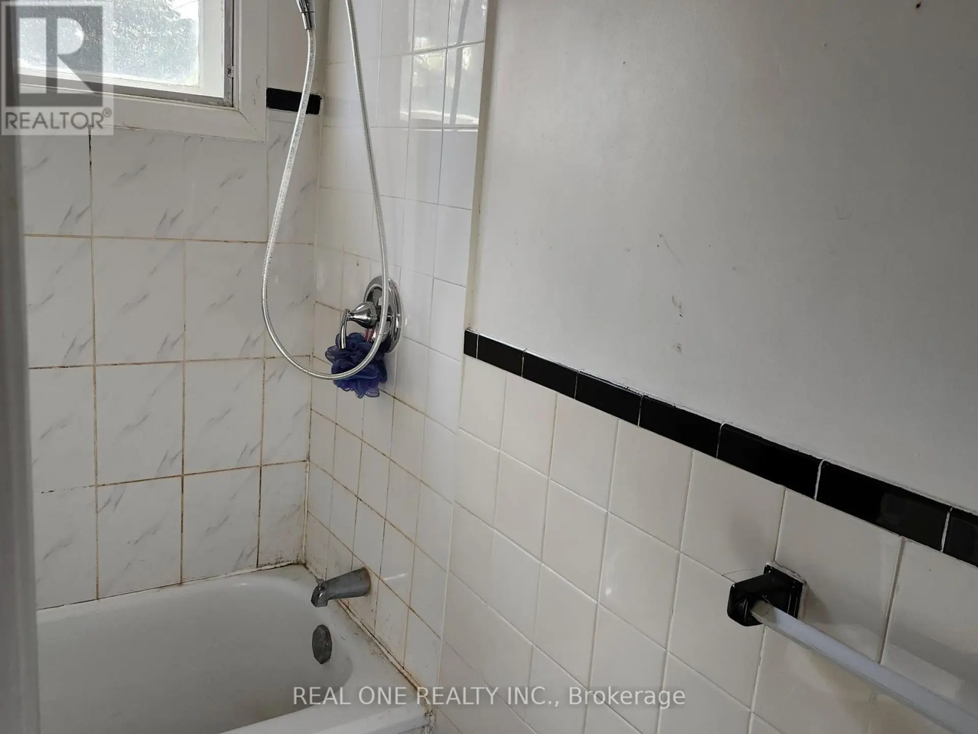 33 URBANDALE AVENUE - Image 6
