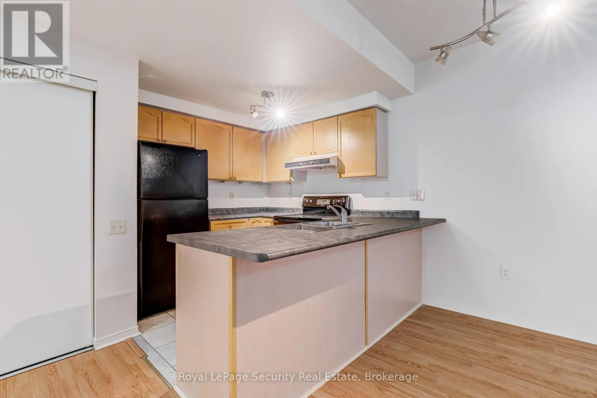 #137 760 LAWRENCE AVENUE W - Image 12
