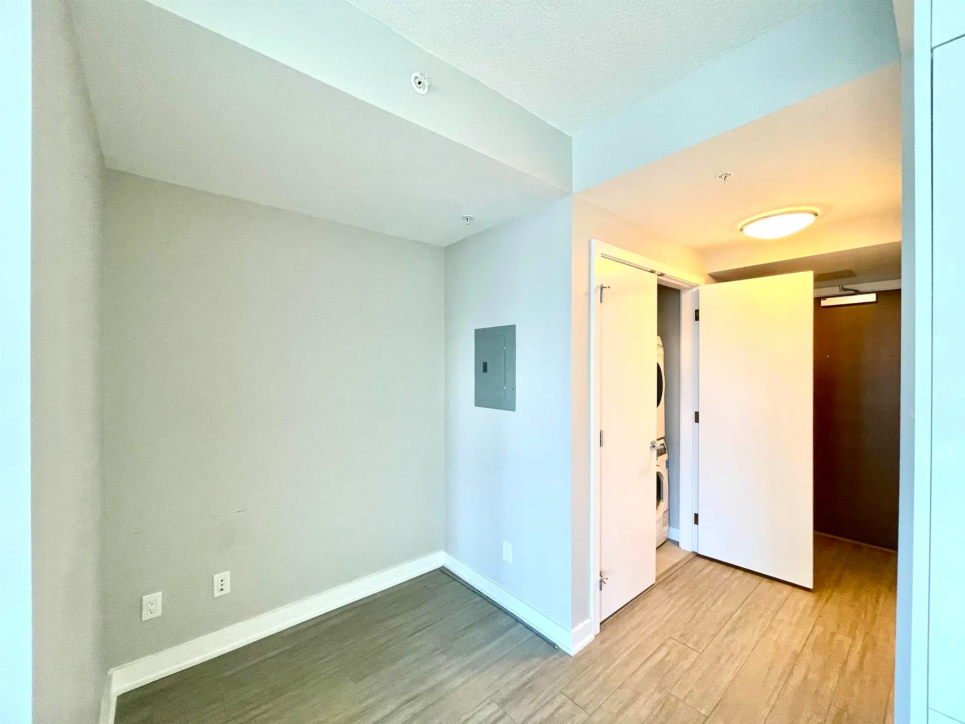 #2305 4900 Lennox Lane - Image 6
