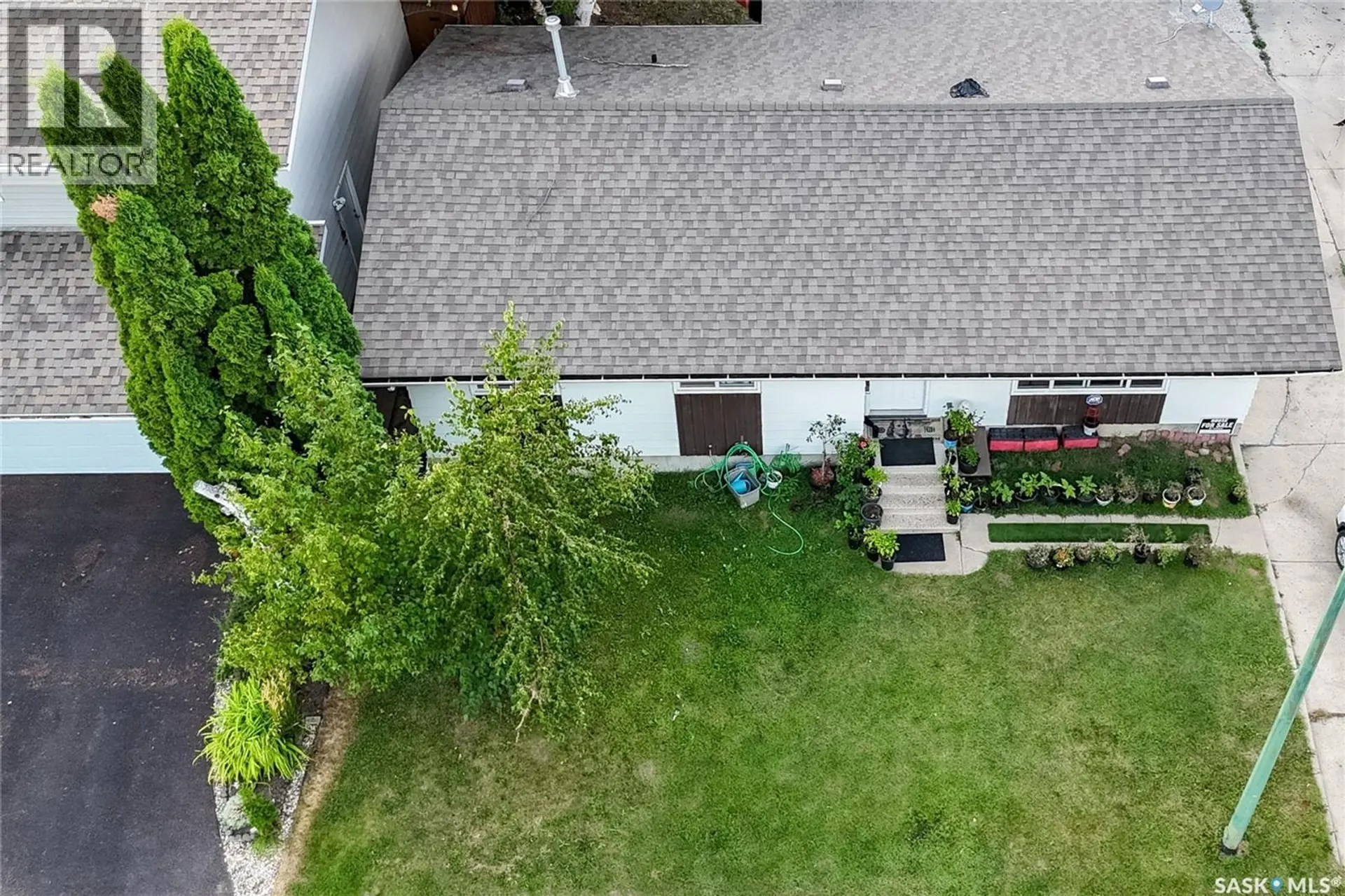 1614 MCKERCHER DRIVE - Image 2