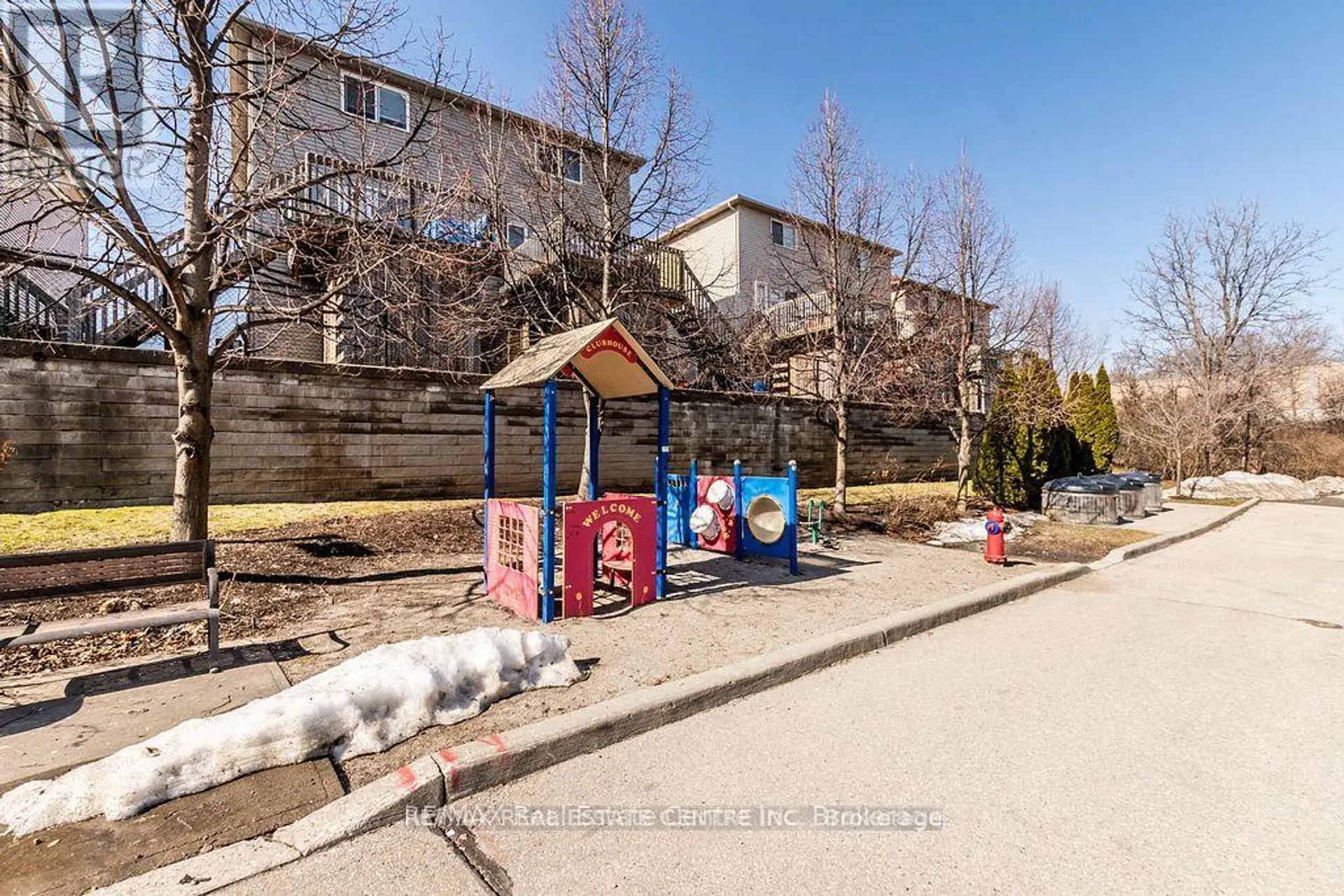 #8B 38 HOWE DRIVE - Image 19
