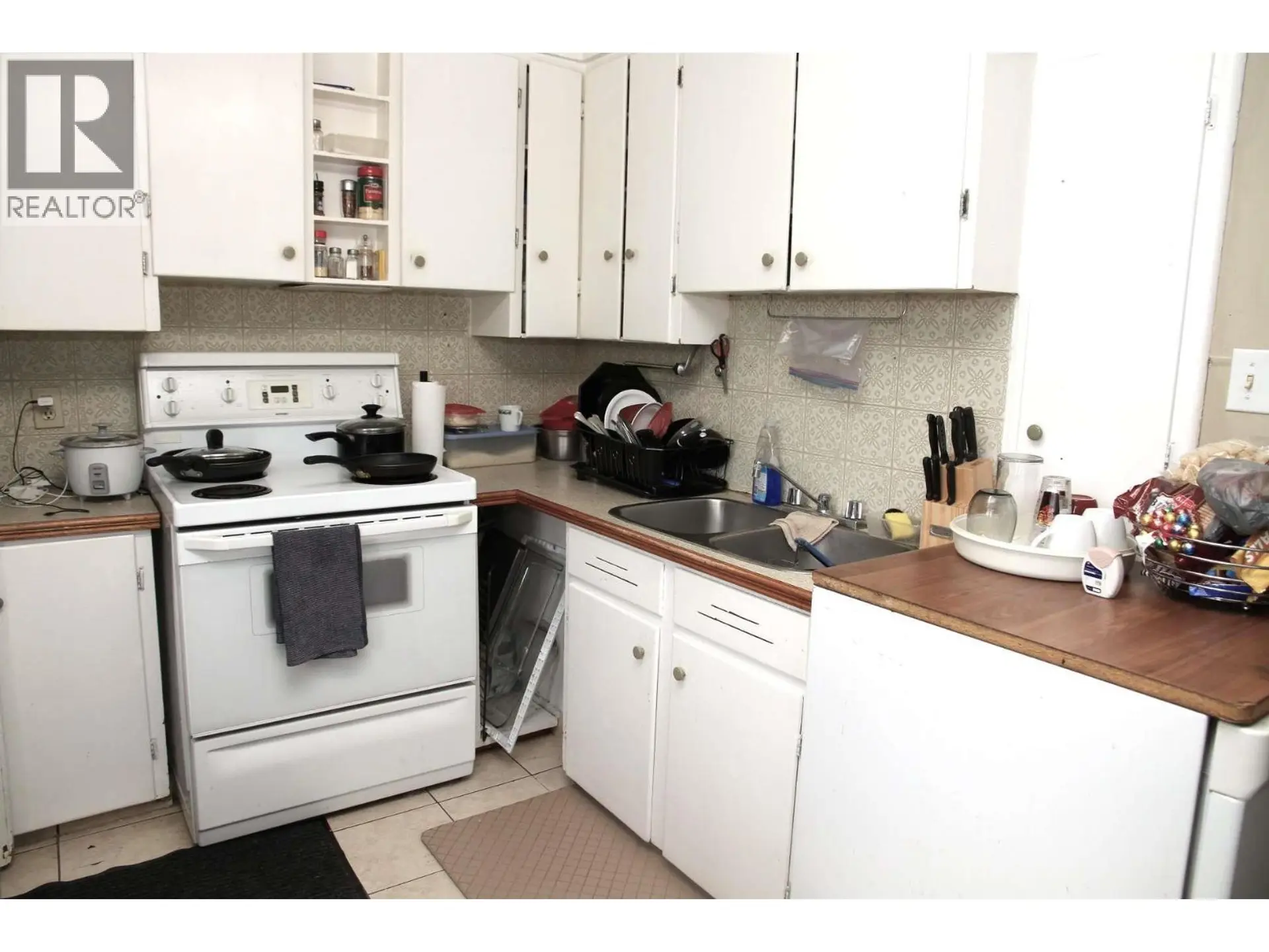 900 Cornwall Crescent - Image 4