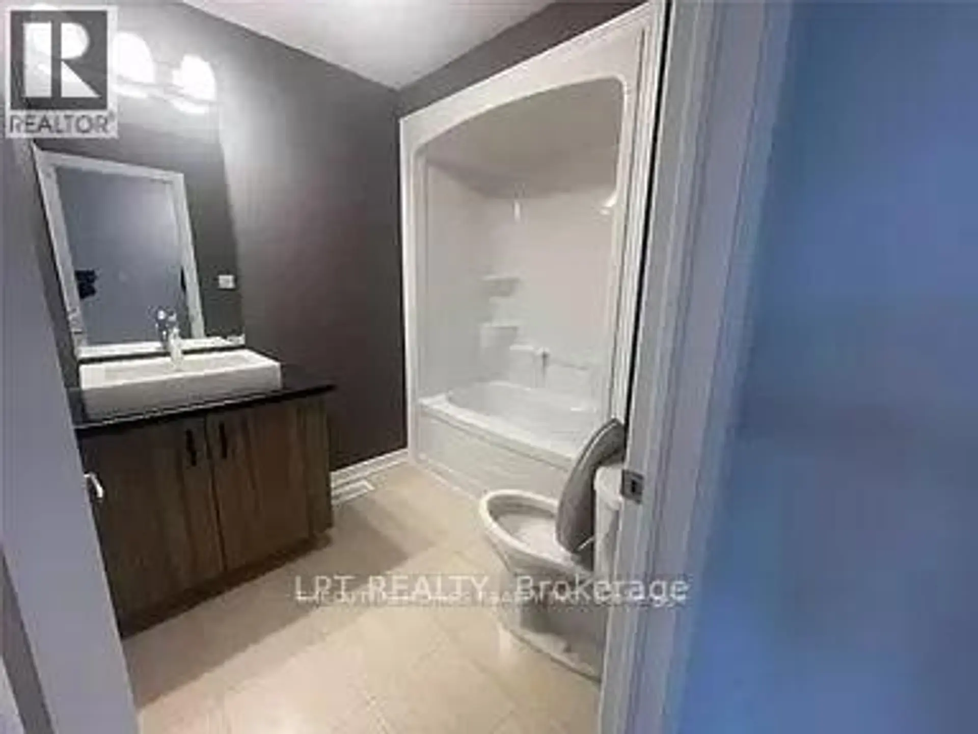 24 BRADLEY AVENUE - Image 16